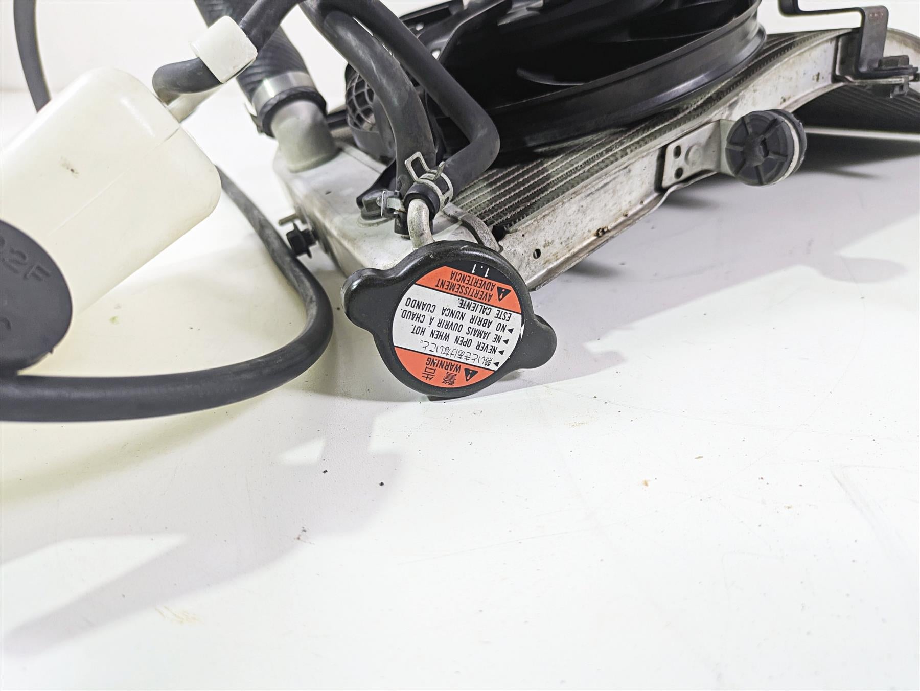 2006 Suzuki GSXR1000 K6 Radiator Fan Hoses Reservoir 17710-41G00 {{ shop.shopifyCountryName }} - Mototech271