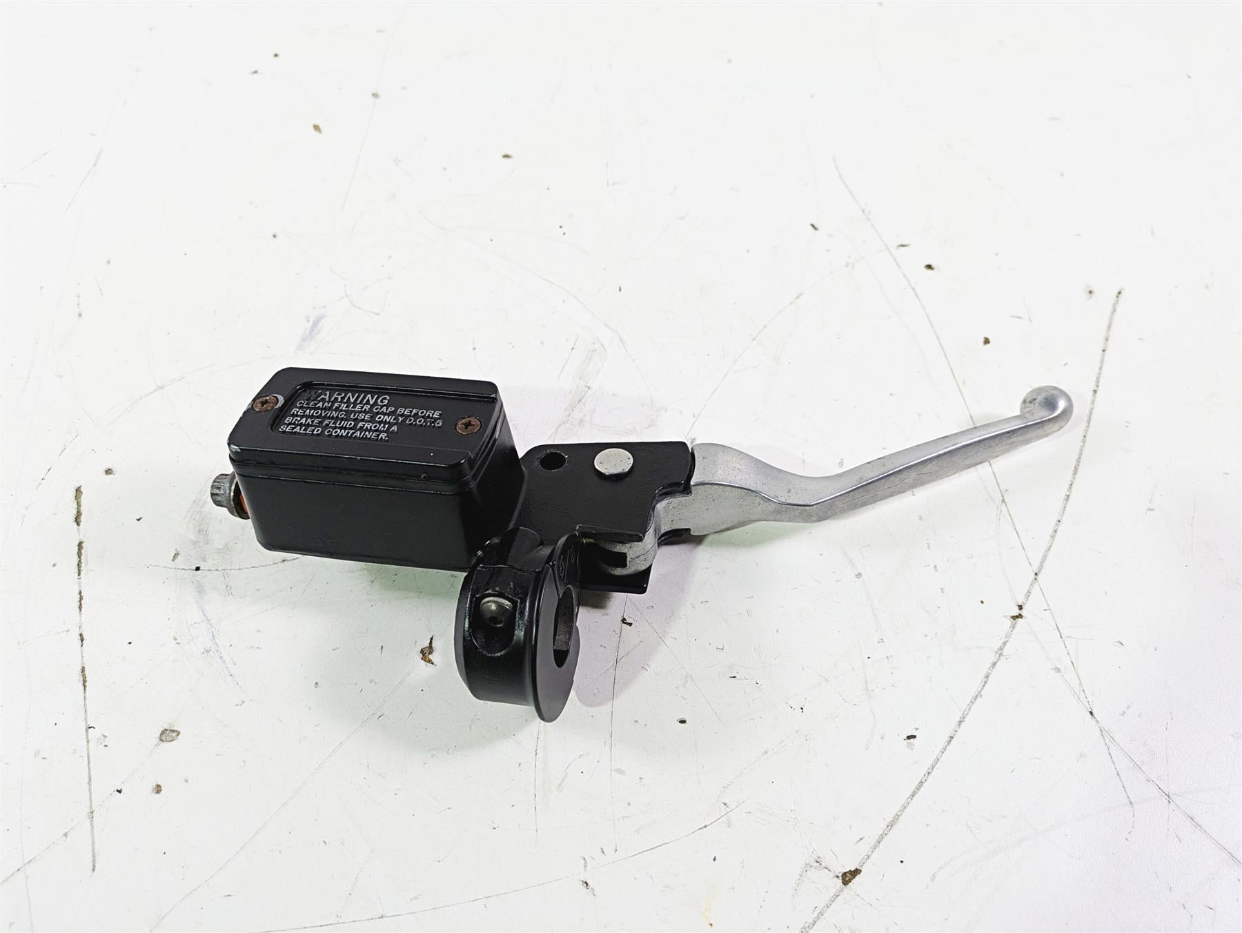 1992 Harley FLSTC Softail Heritage Front Brake Master Cylinder 5/8" 45019-85A {{ shop.shopifyCountryName }} - Mototech271