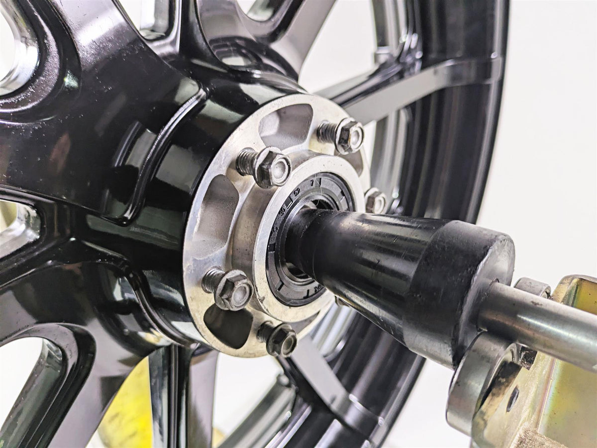 2018 Indian Springfield Dark Horse Straight 19x3.5 Front Wheel Rim 1523059 {{ shop.shopifyCountryName }} - Mototech271