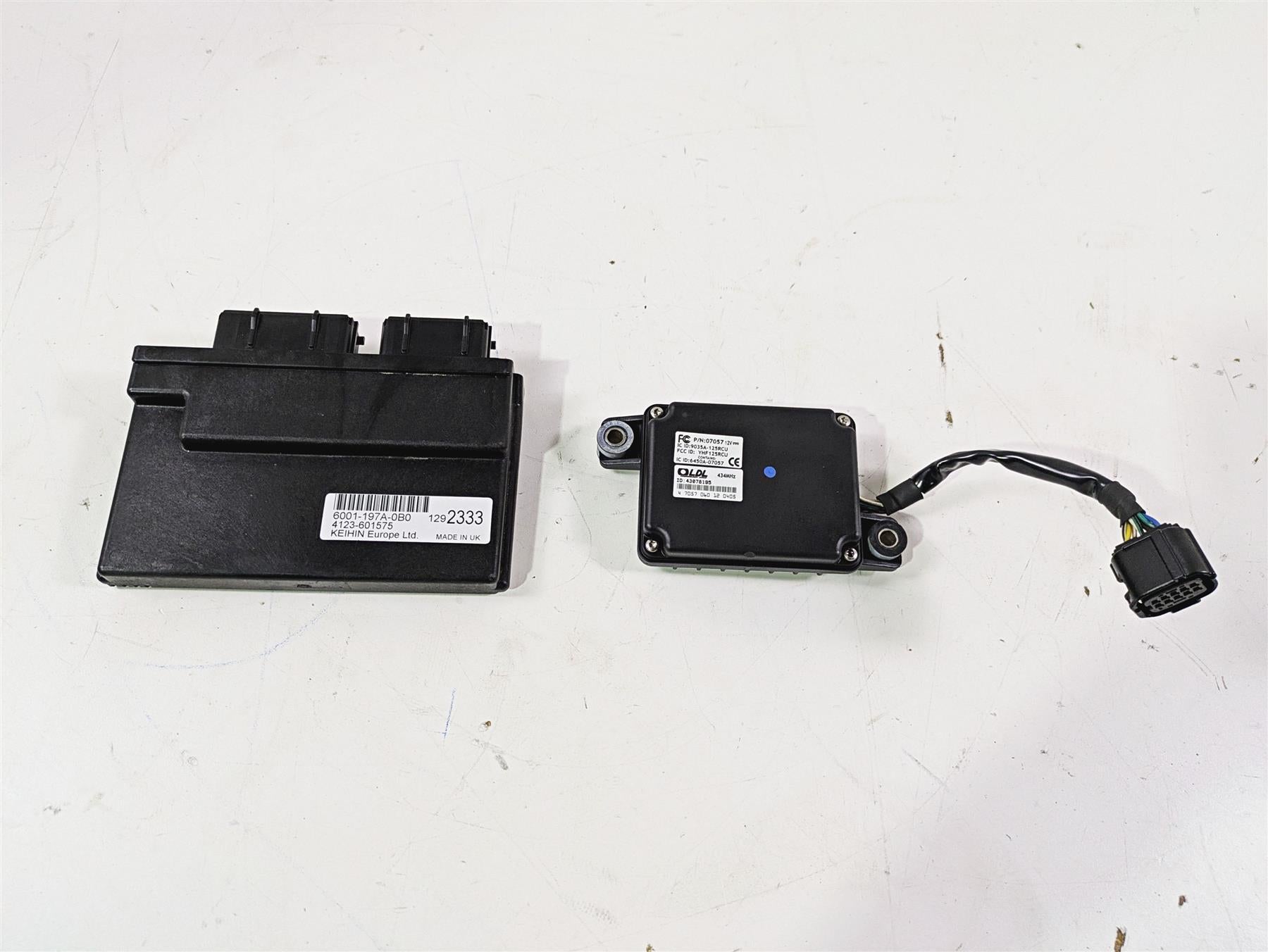 2013 Triumph Tiger 1215 Explorer Cdi Ecu Ecm Engine Control Module Set T1292333 {{ shop.shopifyCountryName }} - Mototech271