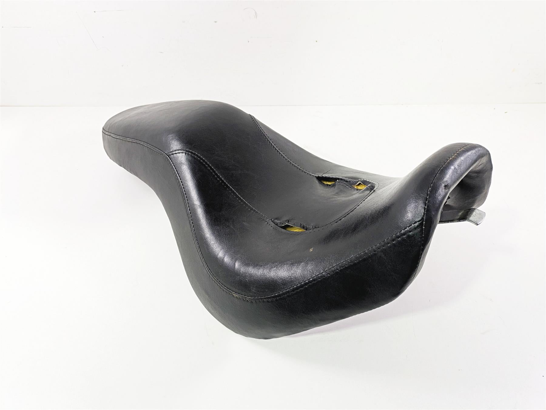 2004 Harley Softail FXSTDI Deuce Saddle Seat - Needs Cover 92028-07 {{ shop.shopifyCountryName }} - Mototech271
