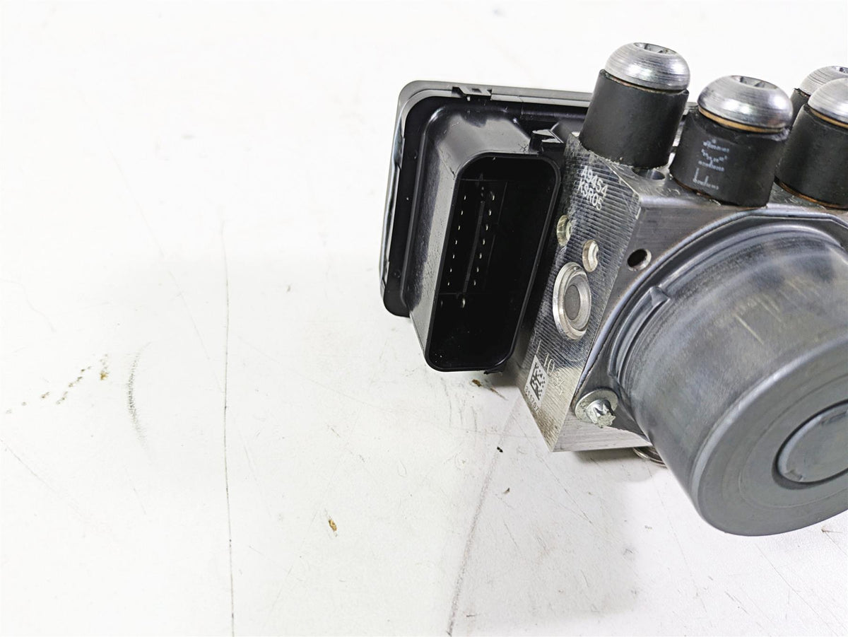 2017 BMW F800GS Adv K75 Abs Brake Pump Module 34518546851 {{ shop.shopifyCountryName }} - Mototech271