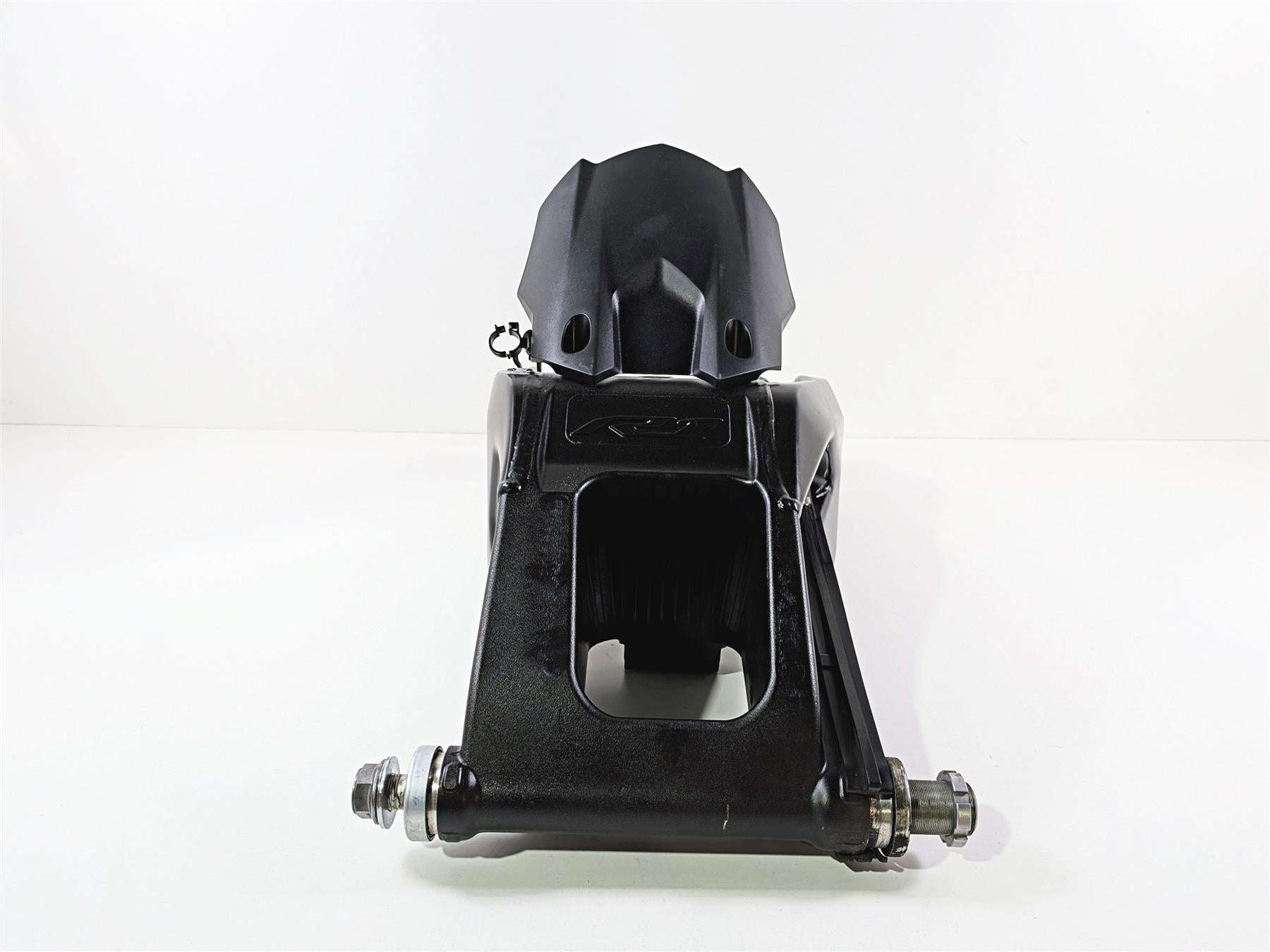 2024 Yamaha YZF R1 RN65 Rear Swing Arm Swingarm Suspension B3L-22110-00-00 {{ shop.shopifyCountryName }} - Mototech271