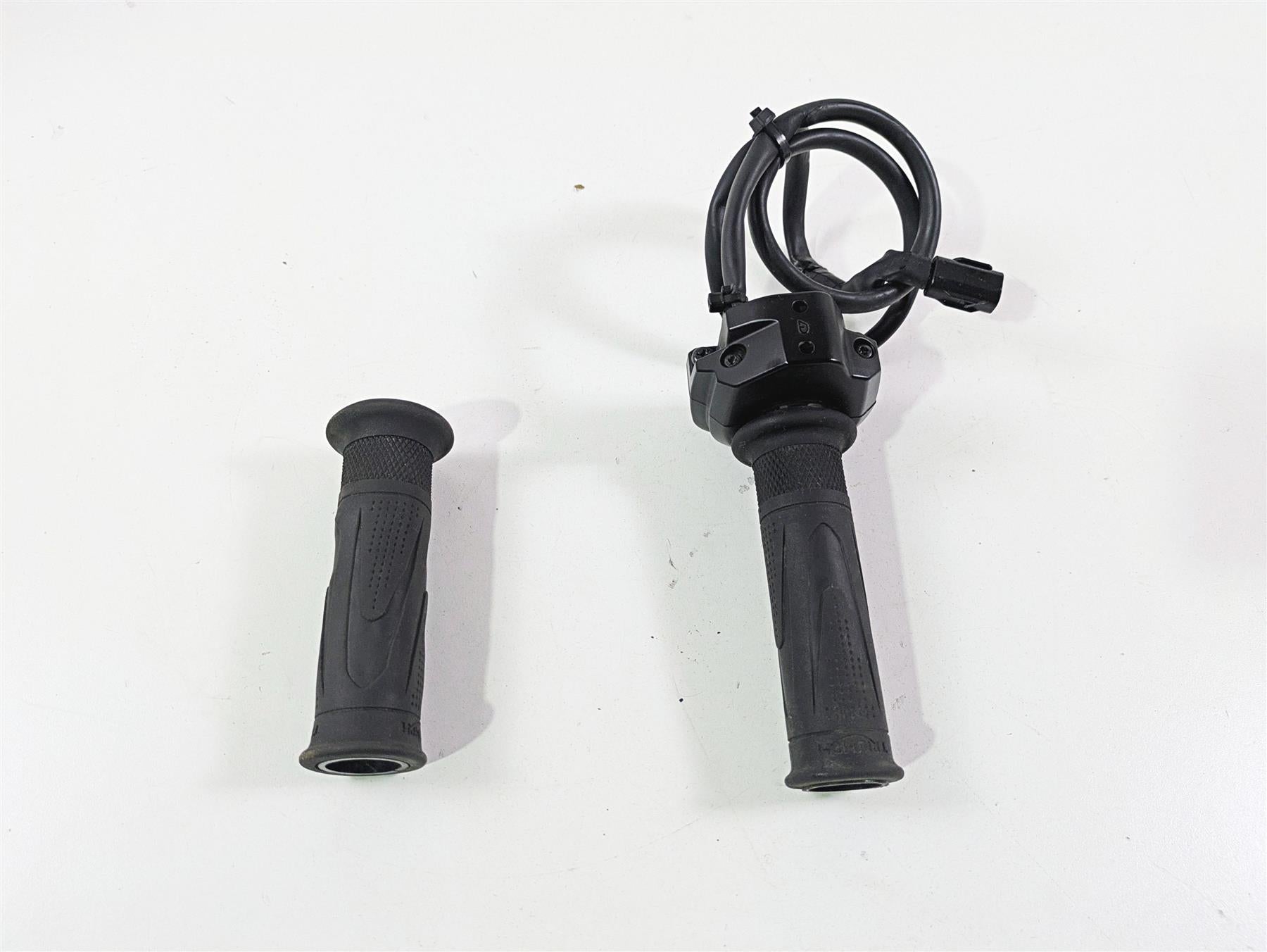 2024 Triumph Street Triple 765 R Fly By Wire Throttle Grip Sensor T2043055 {{ shop.shopifyCountryName }} - Mototech271
