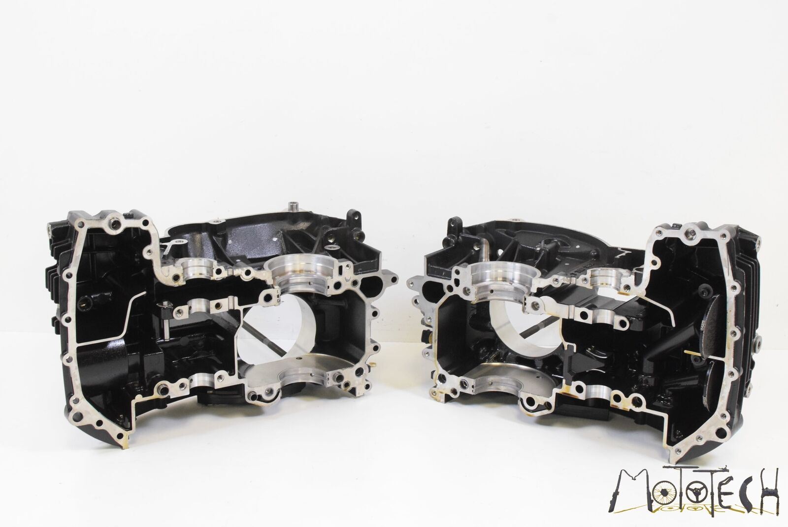 2015 BMW R nineT nine T K21 OEM Crank Case Crankcase Engine Motor 11117710369 {{ shop.shopifyCountryName }} - Mototech271