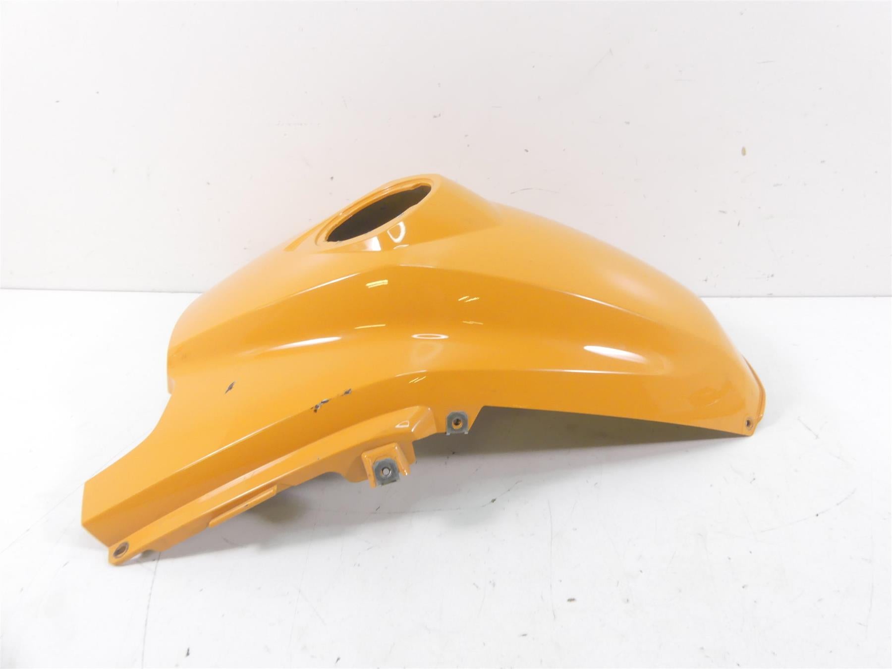 2008 BMW R1200GS K25 Tank Center Cover Fairing Cowl 46637709317 {{ shop.shopifyCountryName }} - Mototech271