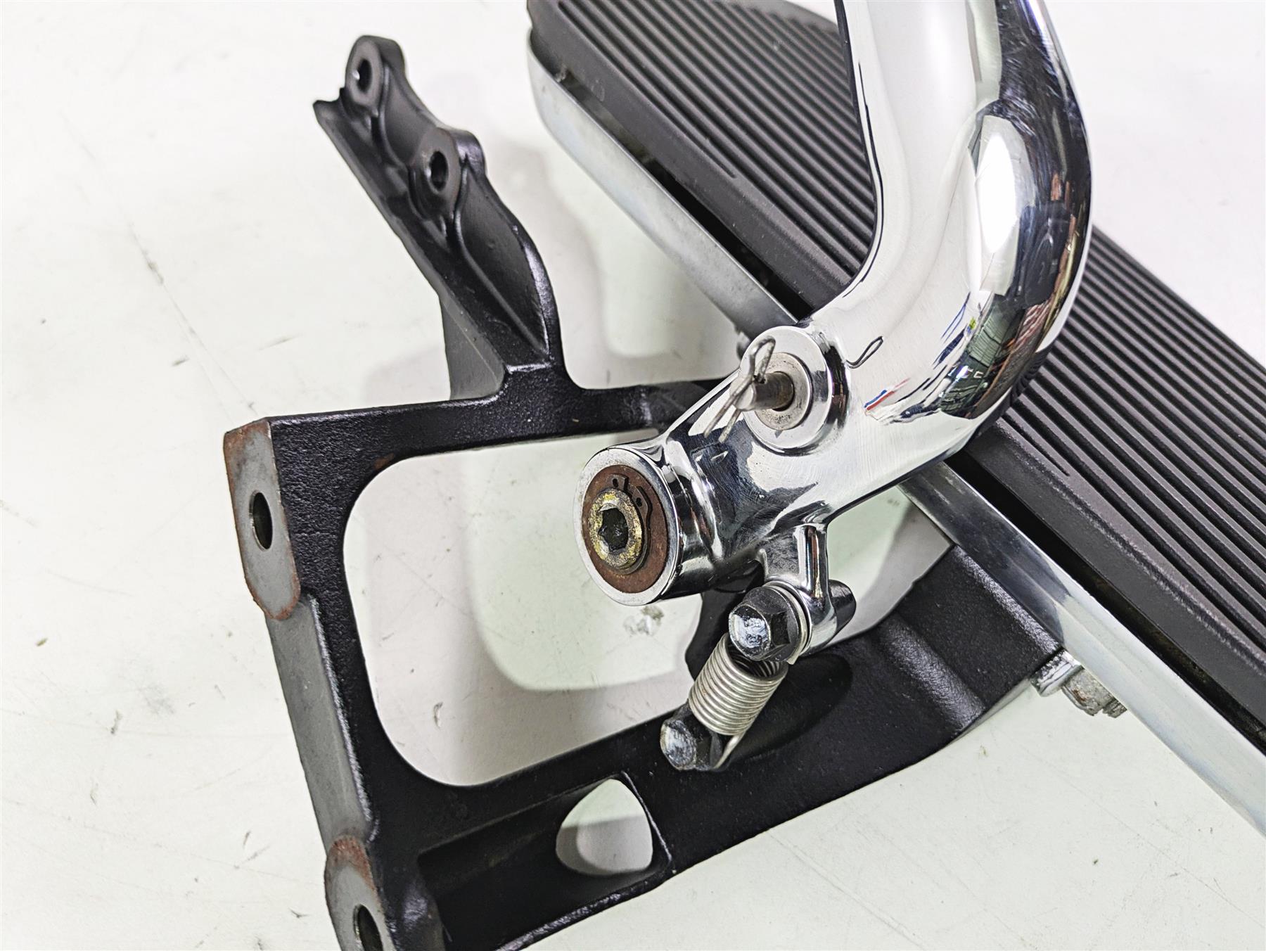 2018 Indian Chieftain Limited Chrome Right Floor Board & Brake Pedal 5141001 {{ shop.shopifyCountryName }} - Mototech271