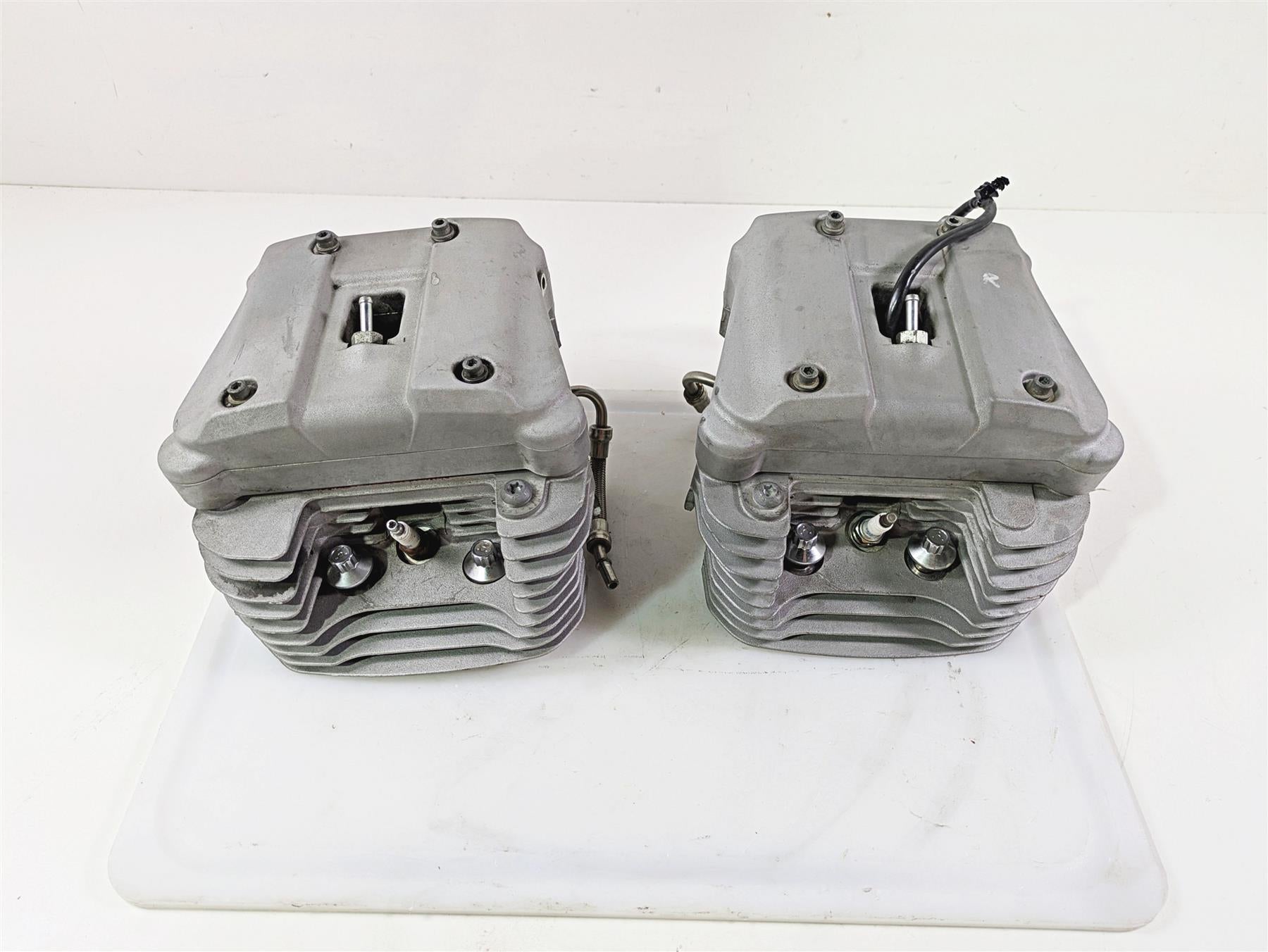 2009 Harley XR1200 Sportster Cylinderhead Cylinder Head Set 17524-08 17523-08