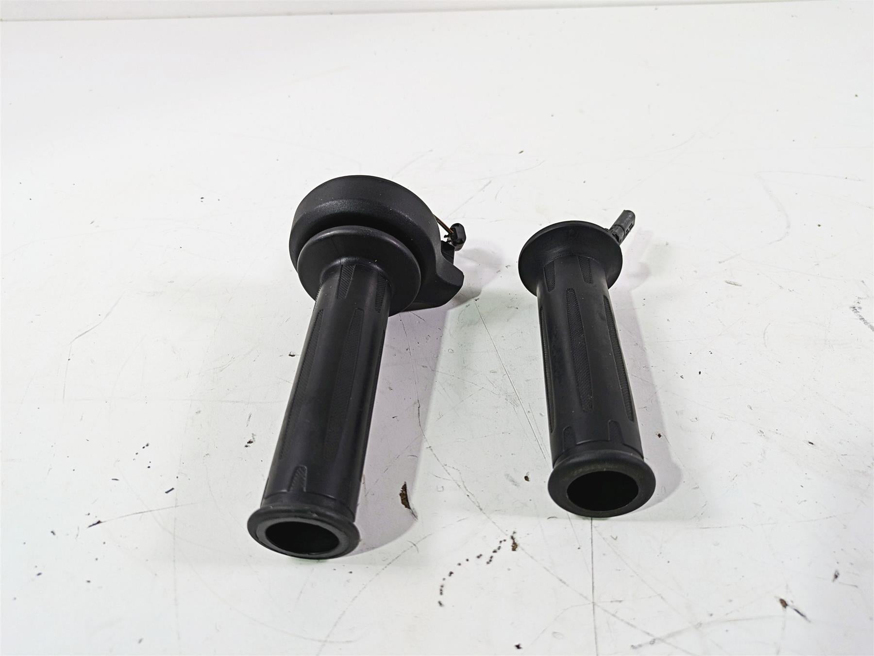2018 BMW R1200GS GSW K50 Heated Hand Grip Set 61318552117 61318552120 {{ shop.shopifyCountryName }} - Mototech271