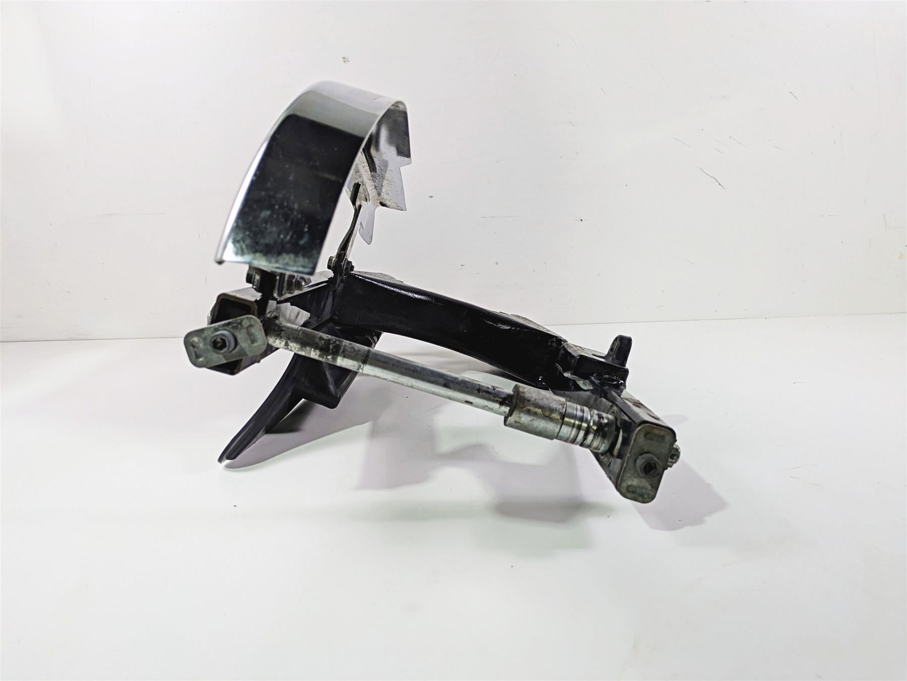 1999 Harley Dyna FXDL Low Rider Swingarm & Belt Guards 47820-90A {{ shop.shopifyCountryName }} - Mototech271