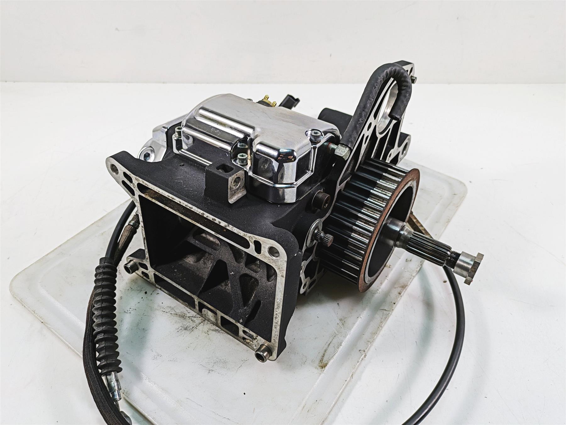 2006 Harley Softail FXSTSI Springer Transmission Gear Box 5 Speed 33053-06A {{ shop.shopifyCountryName }} - Mototech271