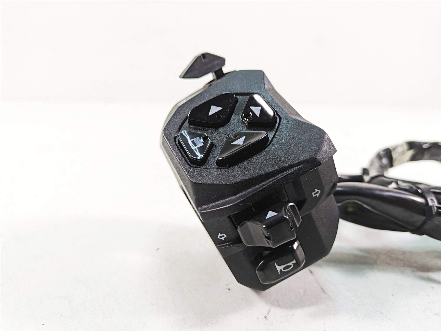 2021 Aprilia RS660 Left Hand Turn Signal Menu Cruise Control Switch 2D000548 {{ shop.shopifyCountryName }} - Mototech271