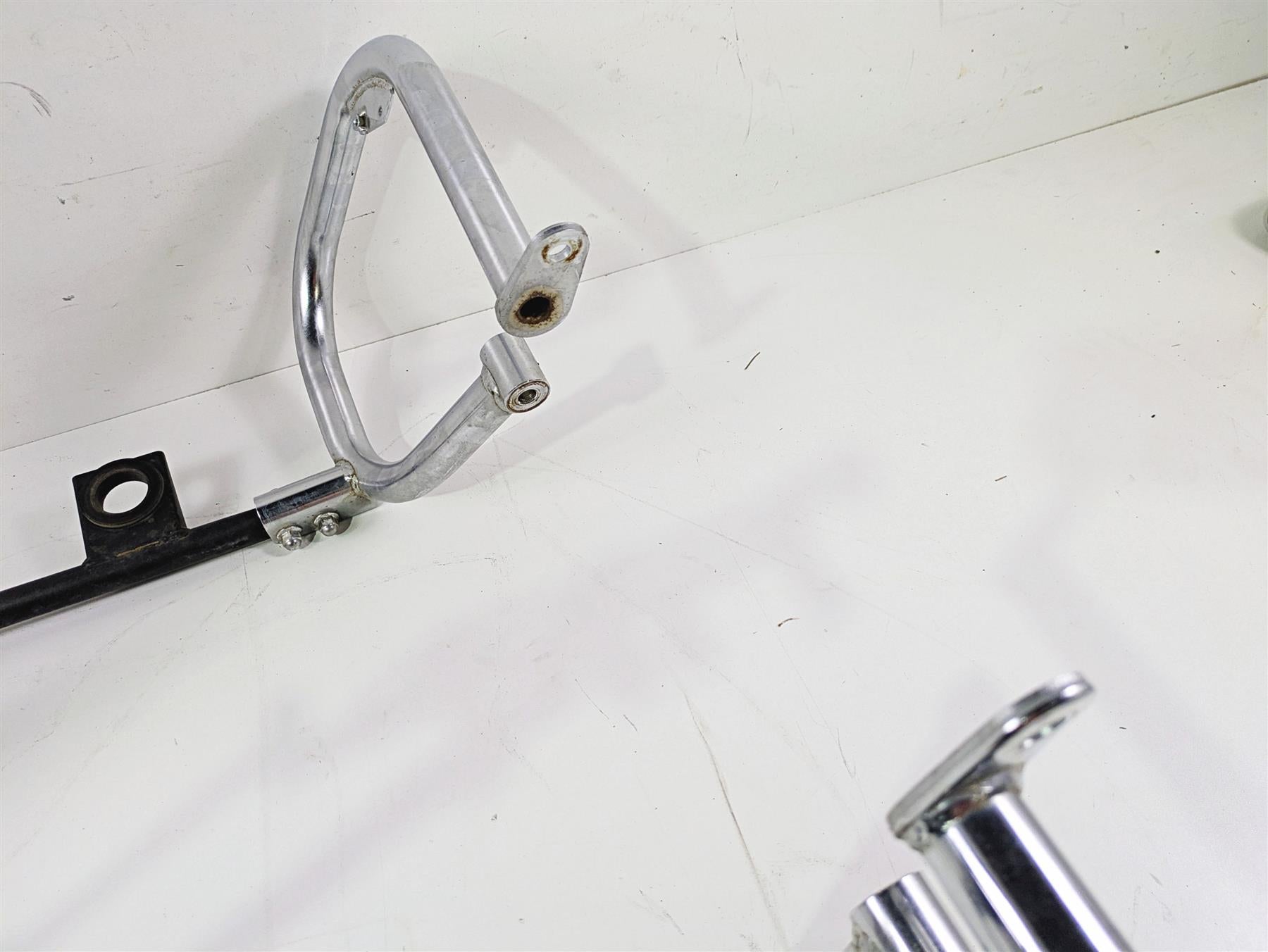2008 Kawasaki VN1600 Vulcan Nomad Saddlebag Rack Carrier Pannier Set 39137-0009 {{ shop.shopifyCountryName }} - Mototech271