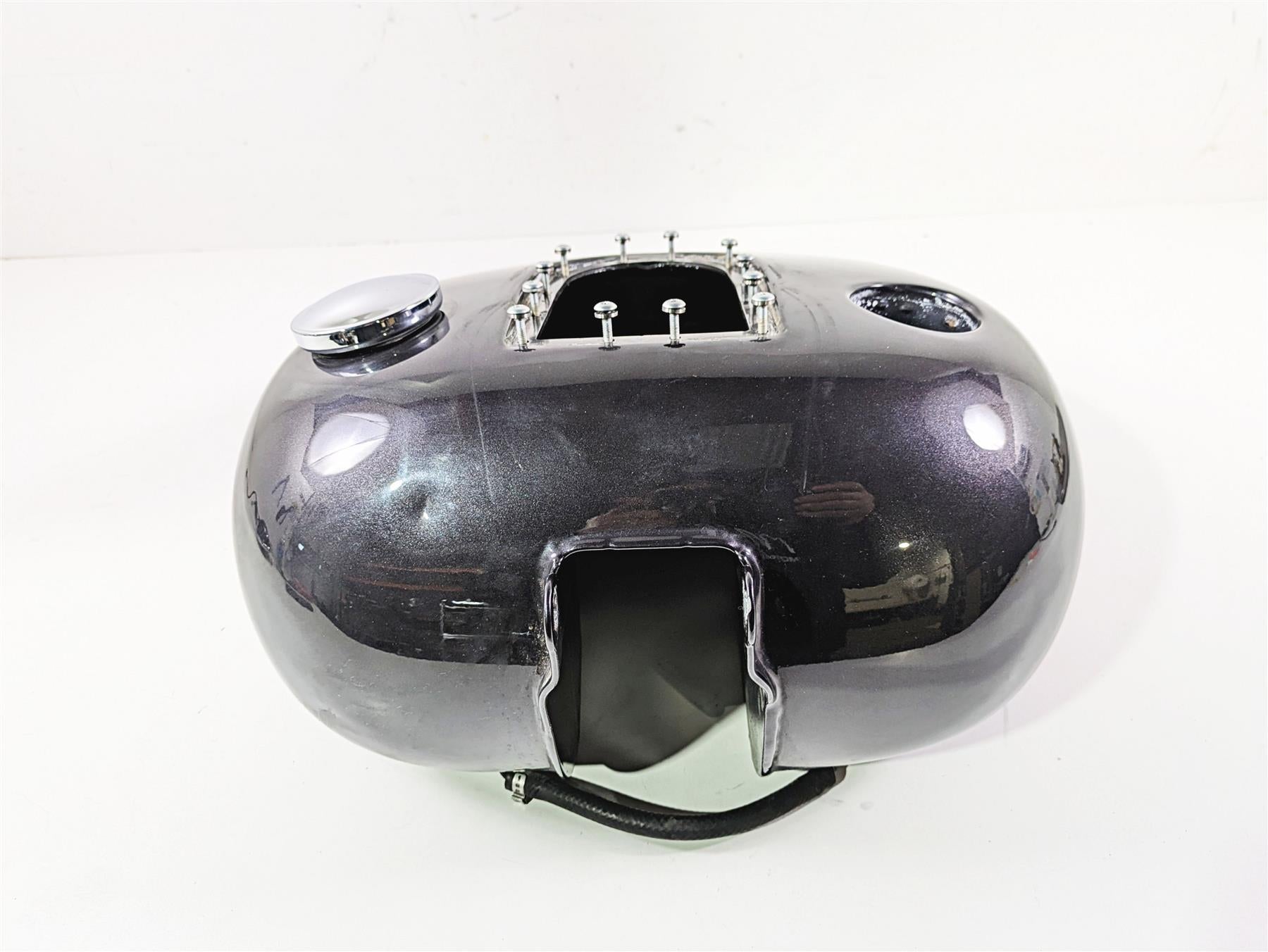 2011 Harley FXDC Dyna Super Glide Fuel Gas Petrol Tank Reservoir - Read 61000705 {{ shop.shopifyCountryName }} - Mototech271