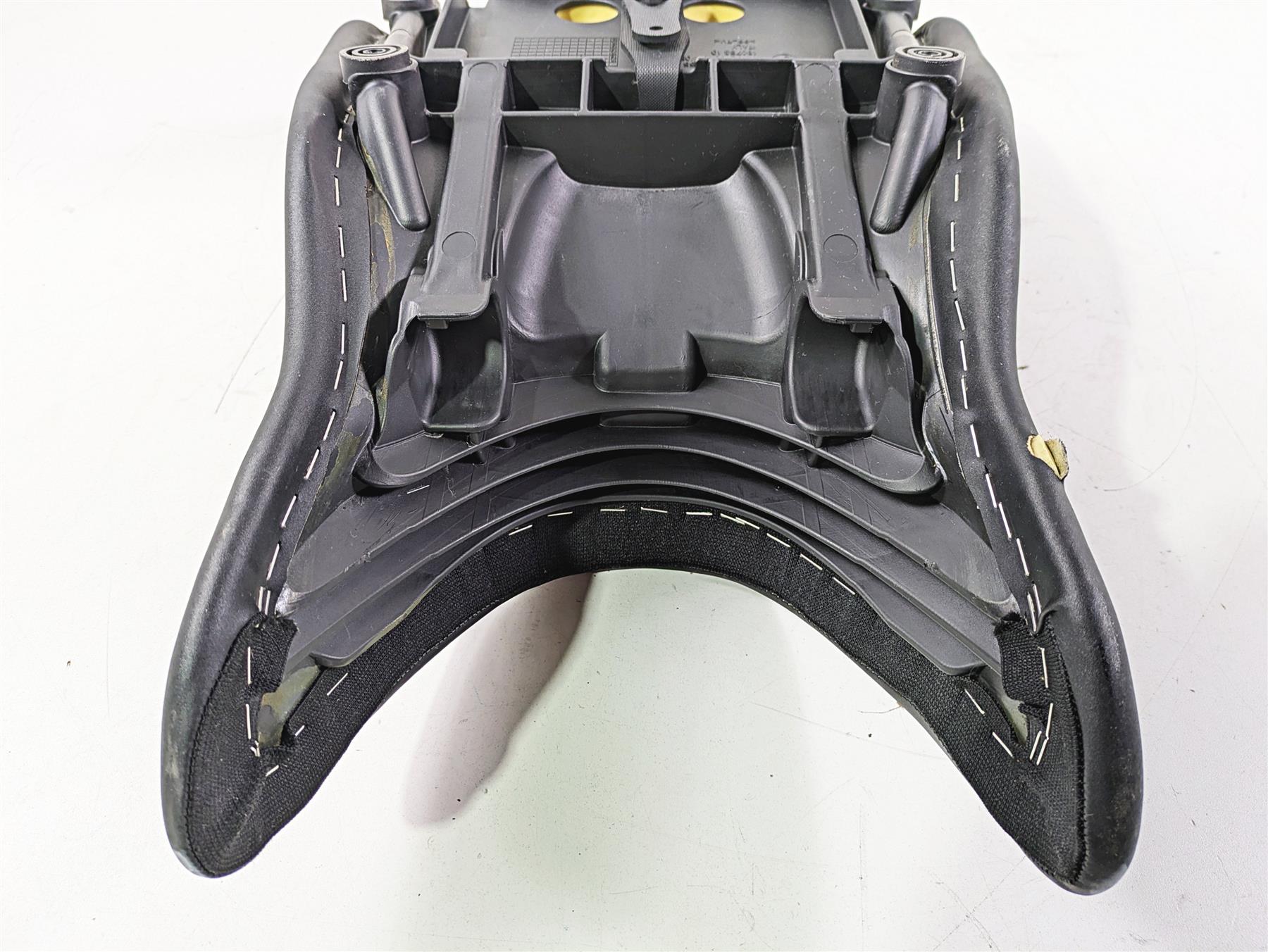 2016 BMW R1200RS K54 Front Seat Saddle Standard Height 820mm 52538534318 {{ shop.shopifyCountryName }} - Mototech271