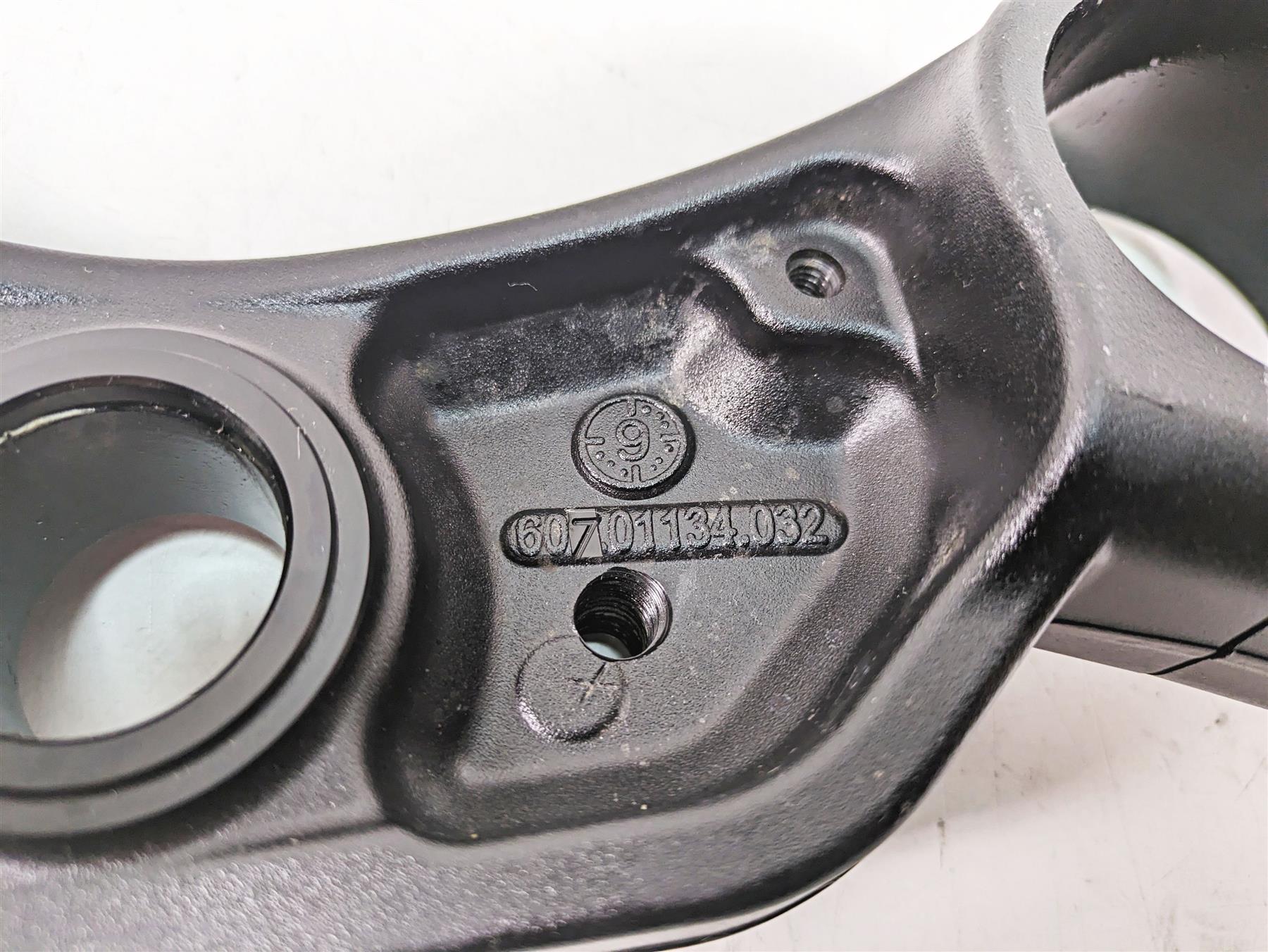 2020 KTM 1290 Super Adventure R Upper Triple Tree Clamp 54mm 6070113403233S {{ shop.shopifyCountryName }} - Mototech271
