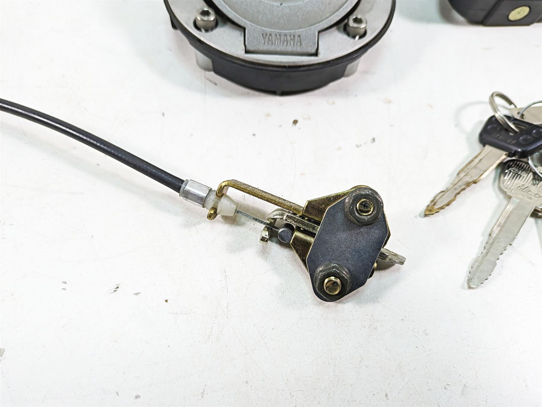 2002 Yamaha FZ1 FZS1000 Fazer Ignition Switch Key Lock Set 5LV-82501-10-00 {{ shop.shopifyCountryName }} - Mototech271