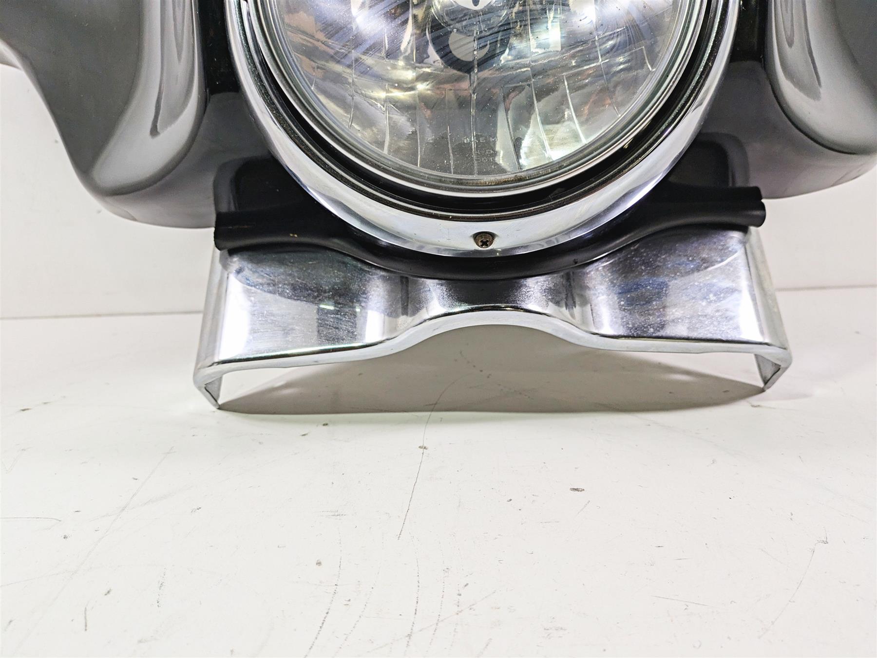 2008 Harley Touring FLHTP Electra Glide Front Outer Fairing + Headlight 58503-05 {{ shop.shopifyCountryName }} - Mototech271