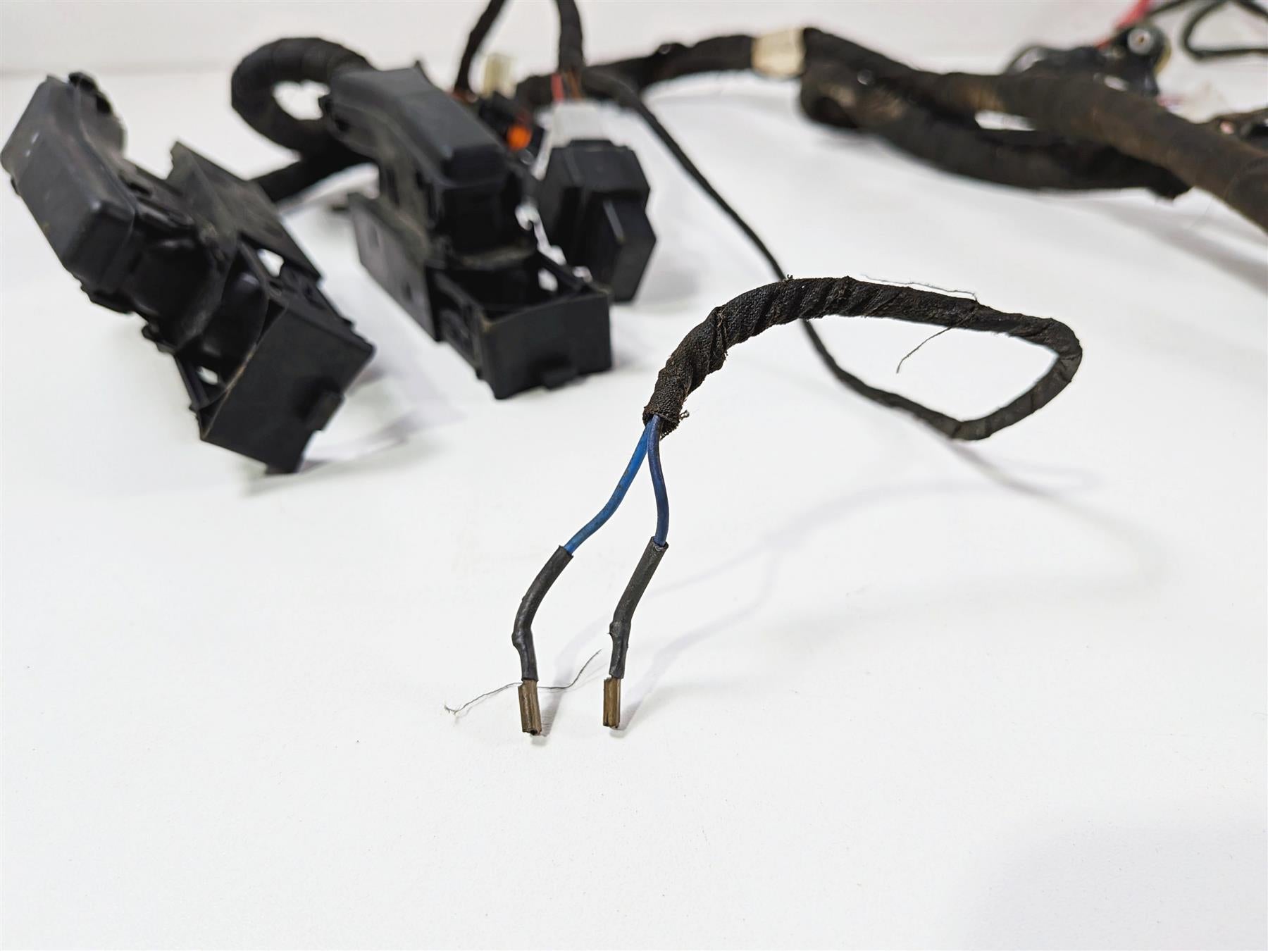 2008 Aprilia RSVR 1000 Factory Main Wiring Harness Loom No Cuts AP8127681 {{ shop.shopifyCountryName }} - Mototech271