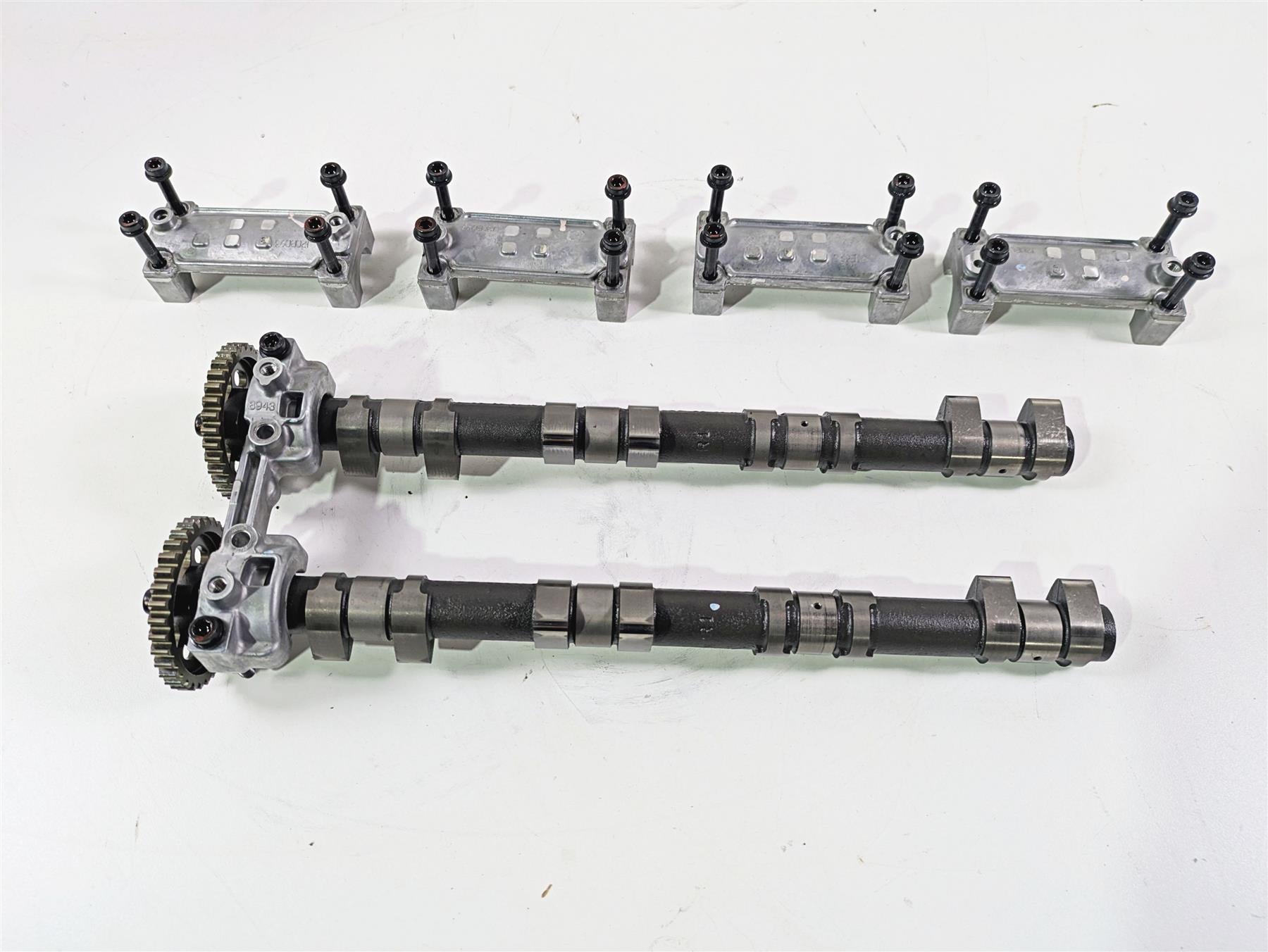 2020 Kawasaki Z900 ZR900 Camshaft Cam Shaft Set 49118-0942 49118-0979 {{ shop.shopifyCountryName }} - Mototech271