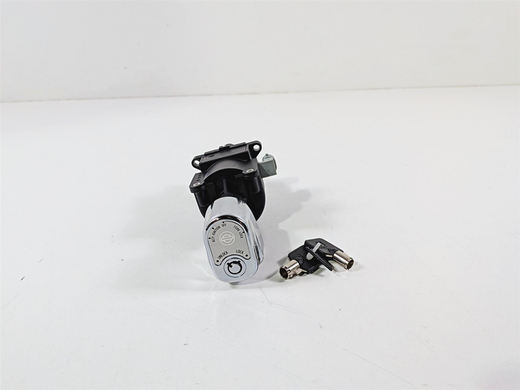 2017 Harley Touring FLHXS Street Glide Ignition Switch Key Set Chrome Knob 71400013B {{ shop.shopifyCountryName }} - Mototech271
