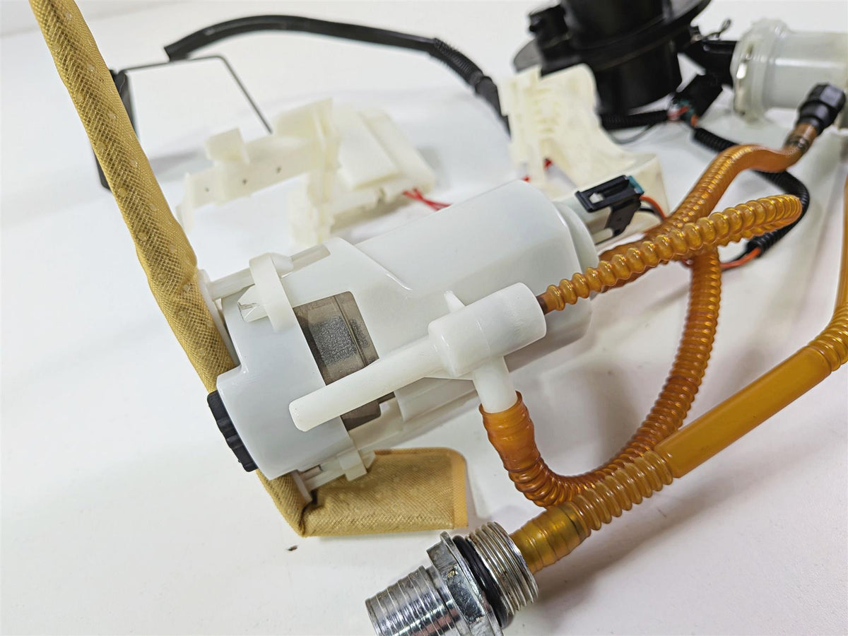 2011 Harley Touring FLHTCU CVO Electra Glide Fuel Gas Petrol Pump 75069-08C-Mototech271