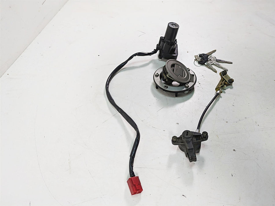 2002 Yamaha FZ1 FZS1000 Fazer Ignition Switch Key Lock Set 5LV-82501-10-00 {{ shop.shopifyCountryName }} - Mototech271