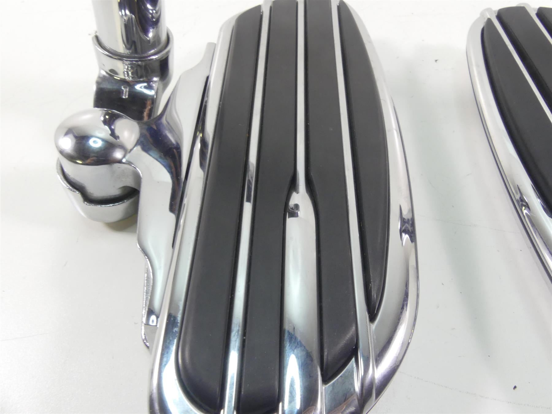 2009 Harley FLHTCU SE4 CVO E-Glide Rear Chrome Passenger Floorboard Set 50700-04 {{ shop.shopifyCountryName }} - Mototech271