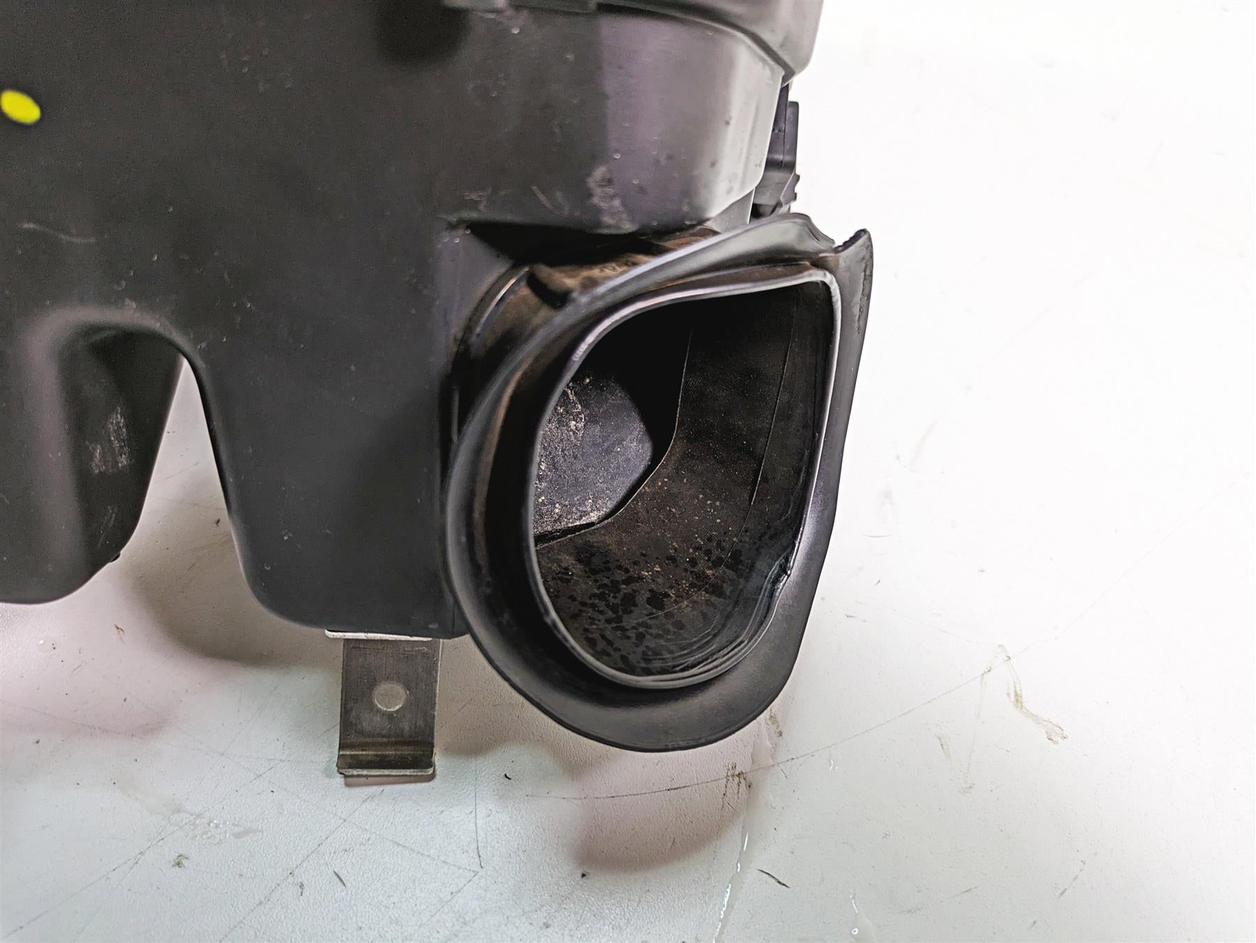 2020 Aprilia Tuono V4 Factory Air Filter Box Cleaner Velocity Stacks Set 858931 {{ shop.shopifyCountryName }} - Mototech271