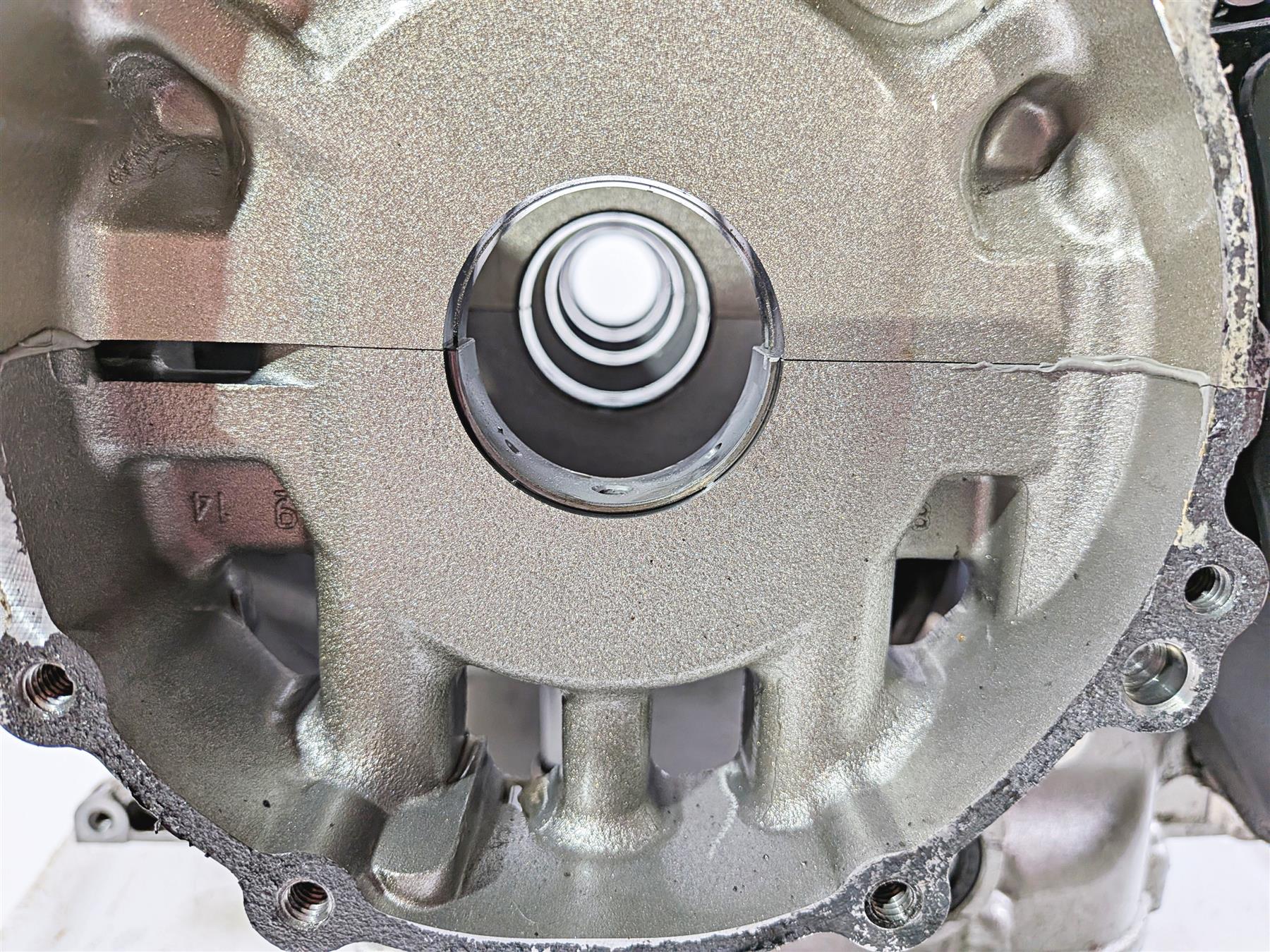 2016 Yamaha YZF R1 RN32 N527E Engine Motor Crank Case Crankcase Set 2CR-15100-17-00 {{ shop.shopifyCountryName }} - Mototech271