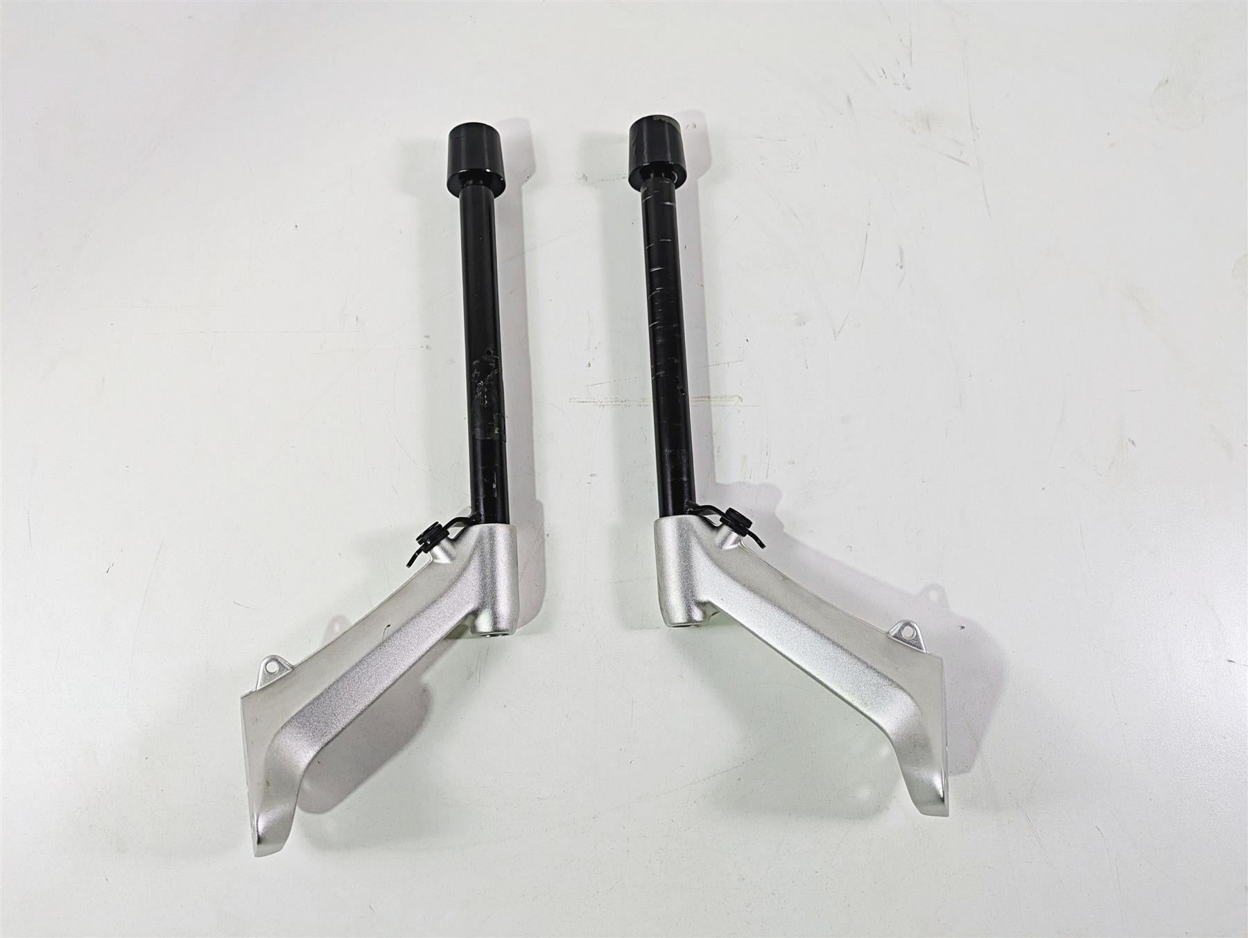 2010 BMW R1200RT K26 Left & Right Handle Bar Set 32718531337 32718531338 {{ shop.shopifyCountryName }} - Mototech271