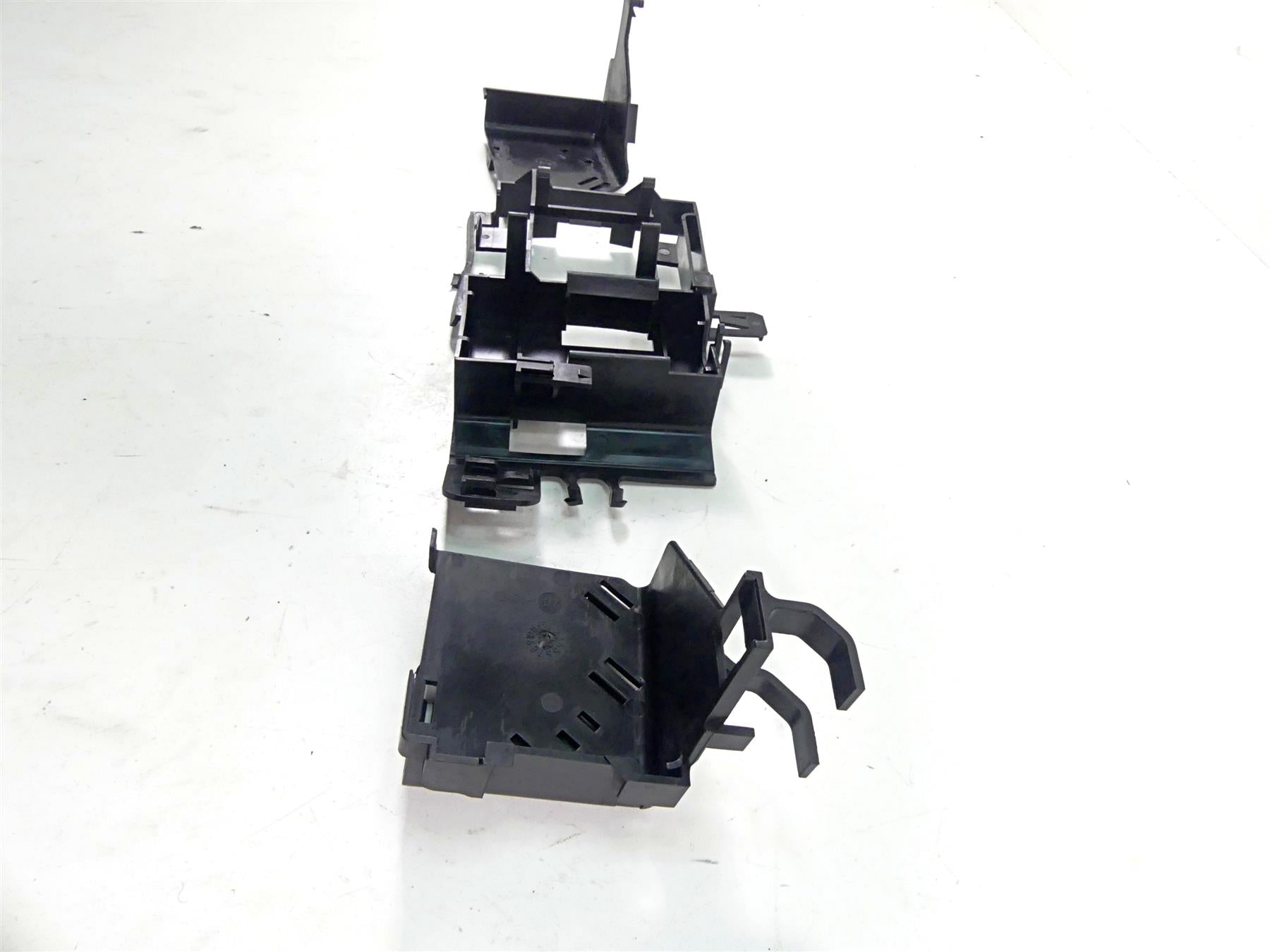 2015 Harley VRSCF Muscle V-Rod Electric Battery Holder Stay Bracket Set 70475-07 {{ shop.shopifyCountryName }} - Mototech271
