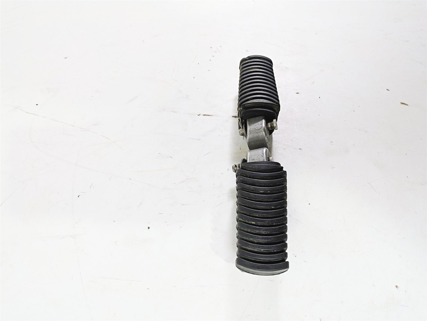2017 BMW F800GS Adv K75 Passenger Footpeg Foot Peg Set 46717664225 {{ shop.shopifyCountryName }} - Mototech271