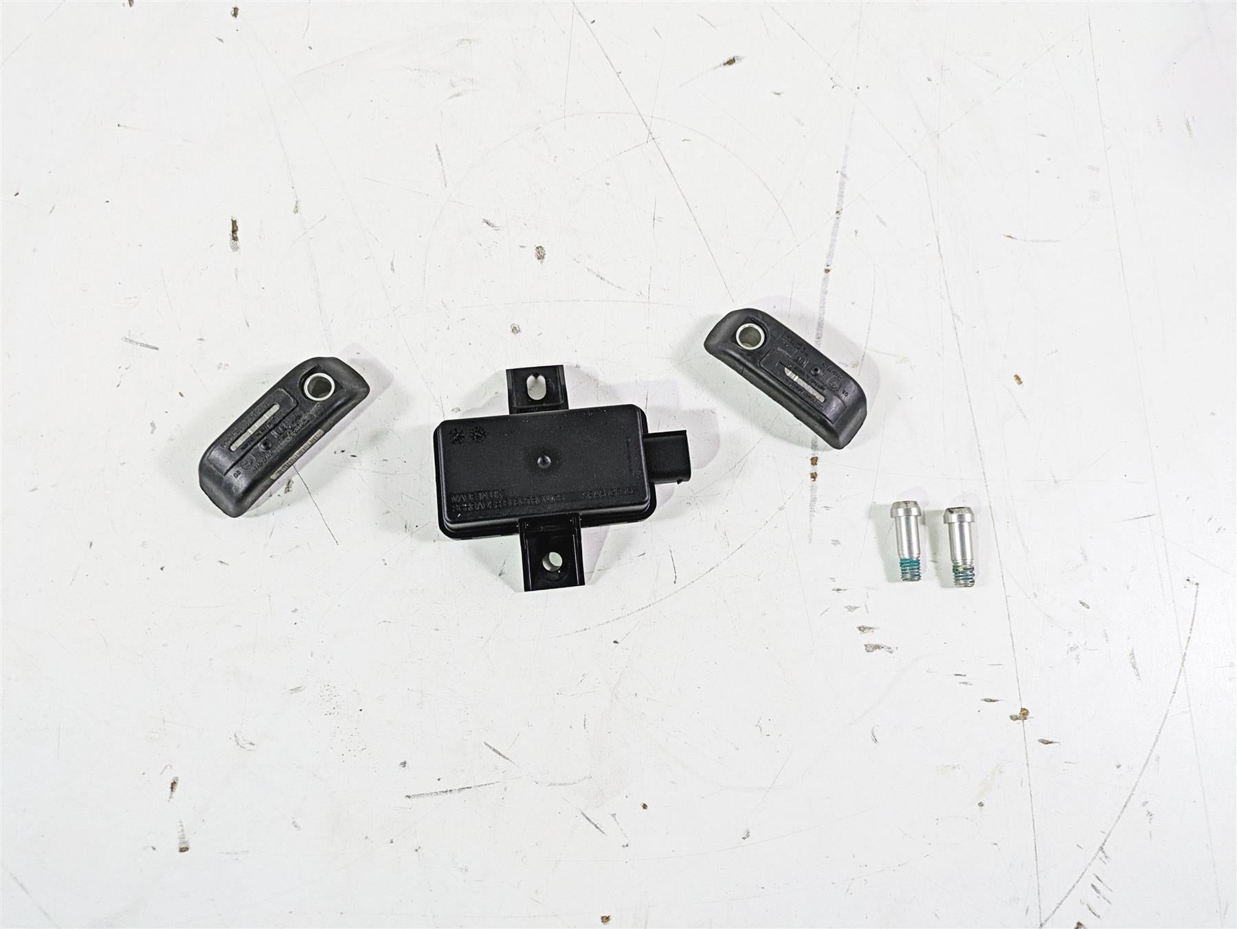 2016 BMW R1200GS GSW K50 Rdc Sensor & Tire Sensors 65758546222 65759832031 {{ shop.shopifyCountryName }} - Mototech271