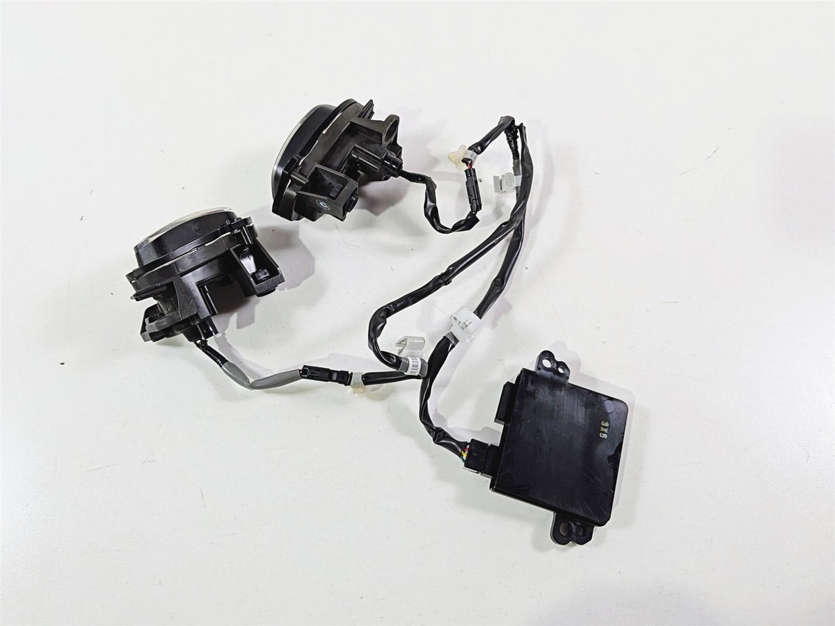 2024 Yamaha YZF R1 RN65 Headlight Head Lamp Lens & Module Set B3L-84300-00-00 {{ shop.shopifyCountryName }} - Mototech271