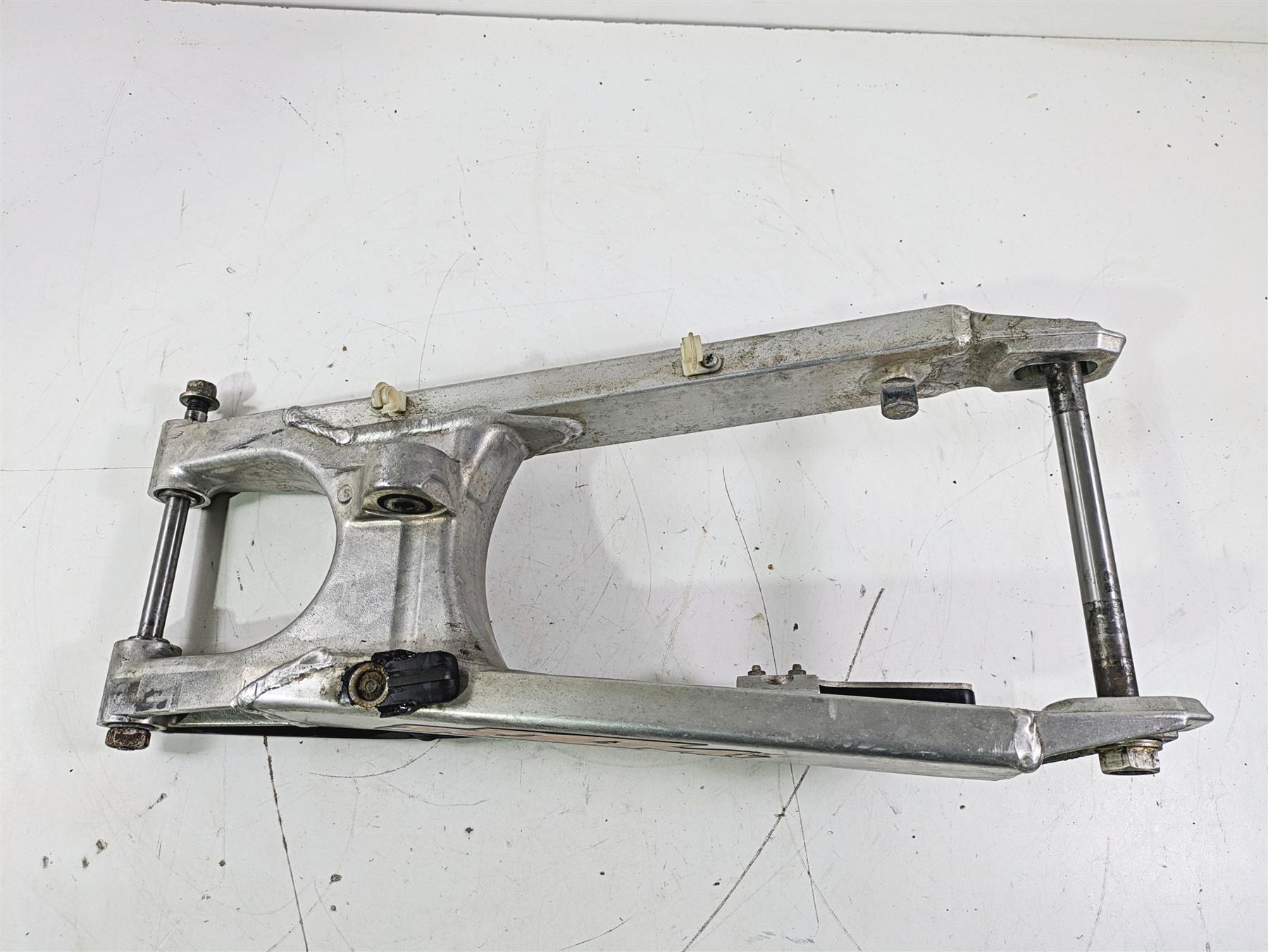 1998 KTM 380 SX MX Straight Swingarm Swing Arm & Rear Axle 50304030044 {{ shop.shopifyCountryName }} - Mototech271