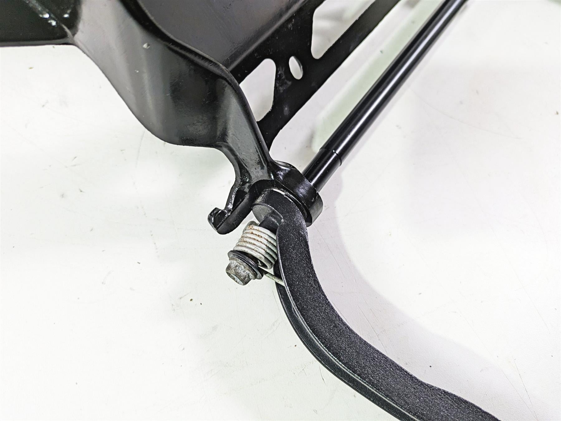 2018 Indian Chieftain Limited Front Fairing Stay Holder Carrier 1022608 {{ shop.shopifyCountryName }} - Mototech271