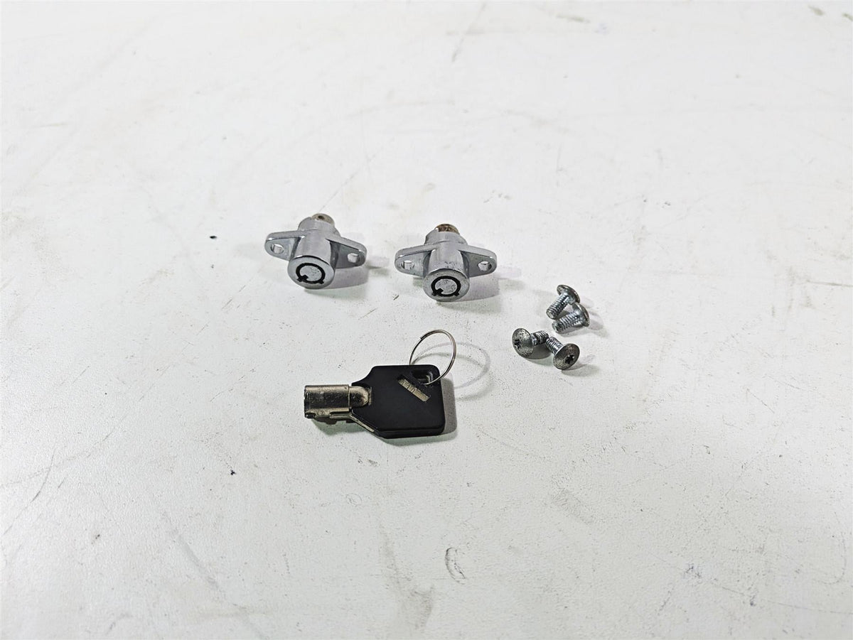 2020 Harley Touring FLHT Electra Glide Saddlebag Lock Key Set 90300024 {{ shop.shopifyCountryName }} - Mototech271