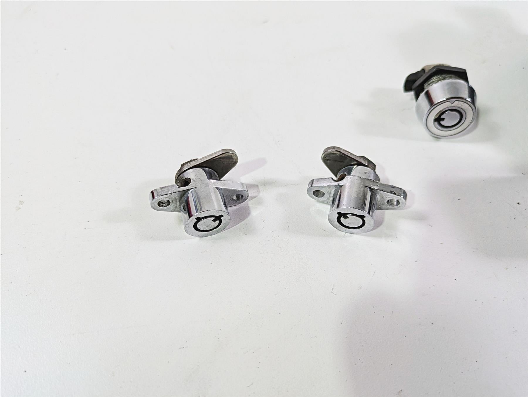 2010 Harley Touring FLHTK Electra Glide Ignition Switch Key Lock Set 71572-06 {{ shop.shopifyCountryName }} - Mototech271