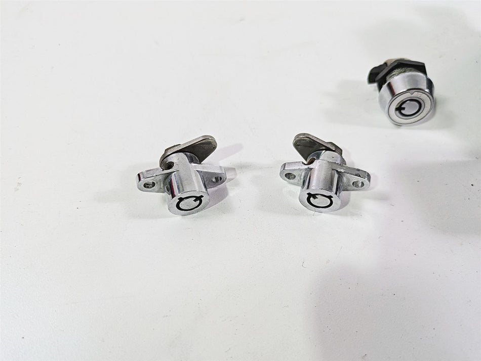 2010 Harley Touring FLHTK Electra Glide Ignition Switch Key Lock Set 71572-06 {{ shop.shopifyCountryName }} - Mototech271