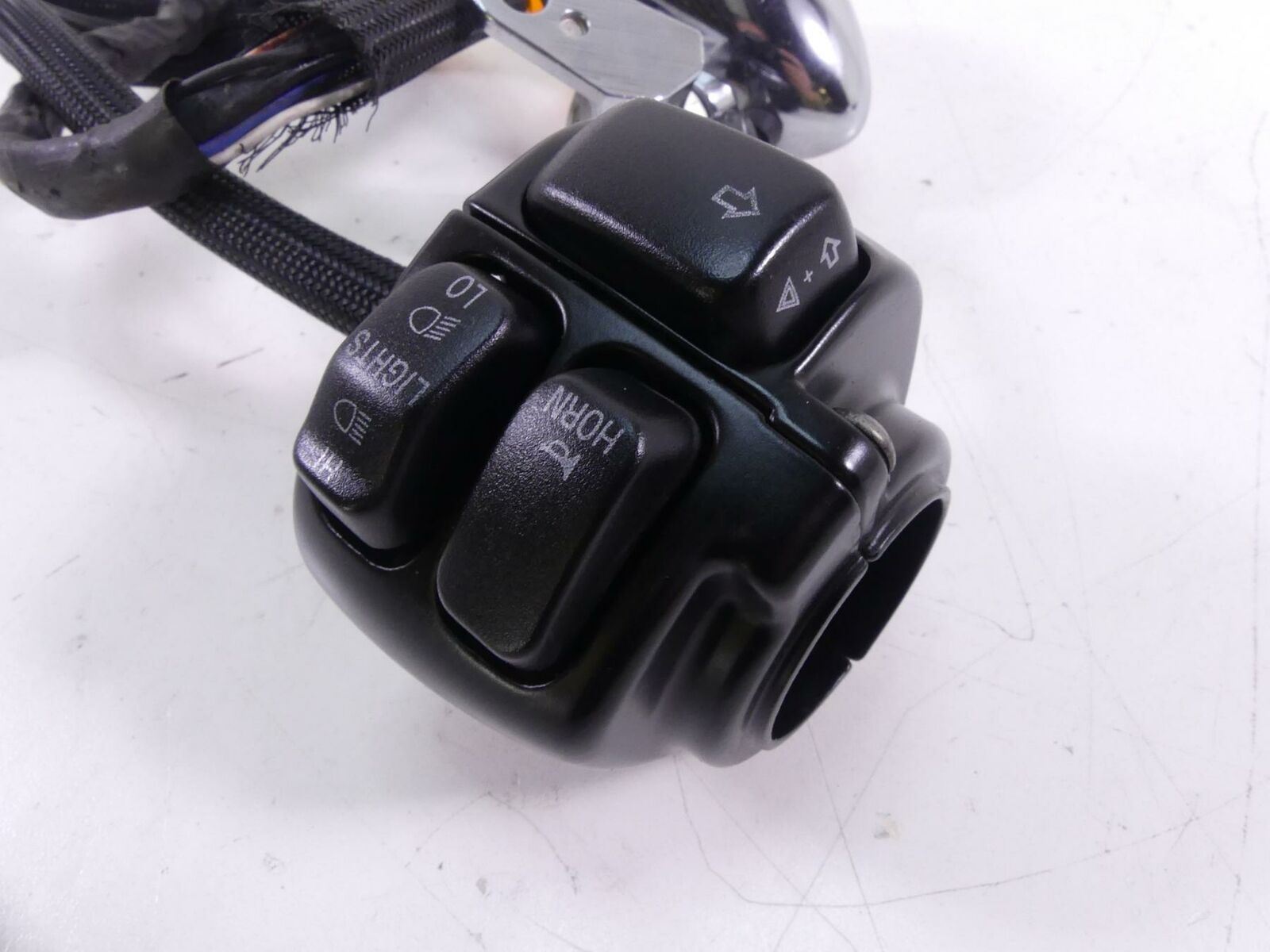 2009 Harley FXDF Dyna Fat Bob Left Control Switch & Blinker 71682-06A {{ shop.shopifyCountryName }} - Mototech271