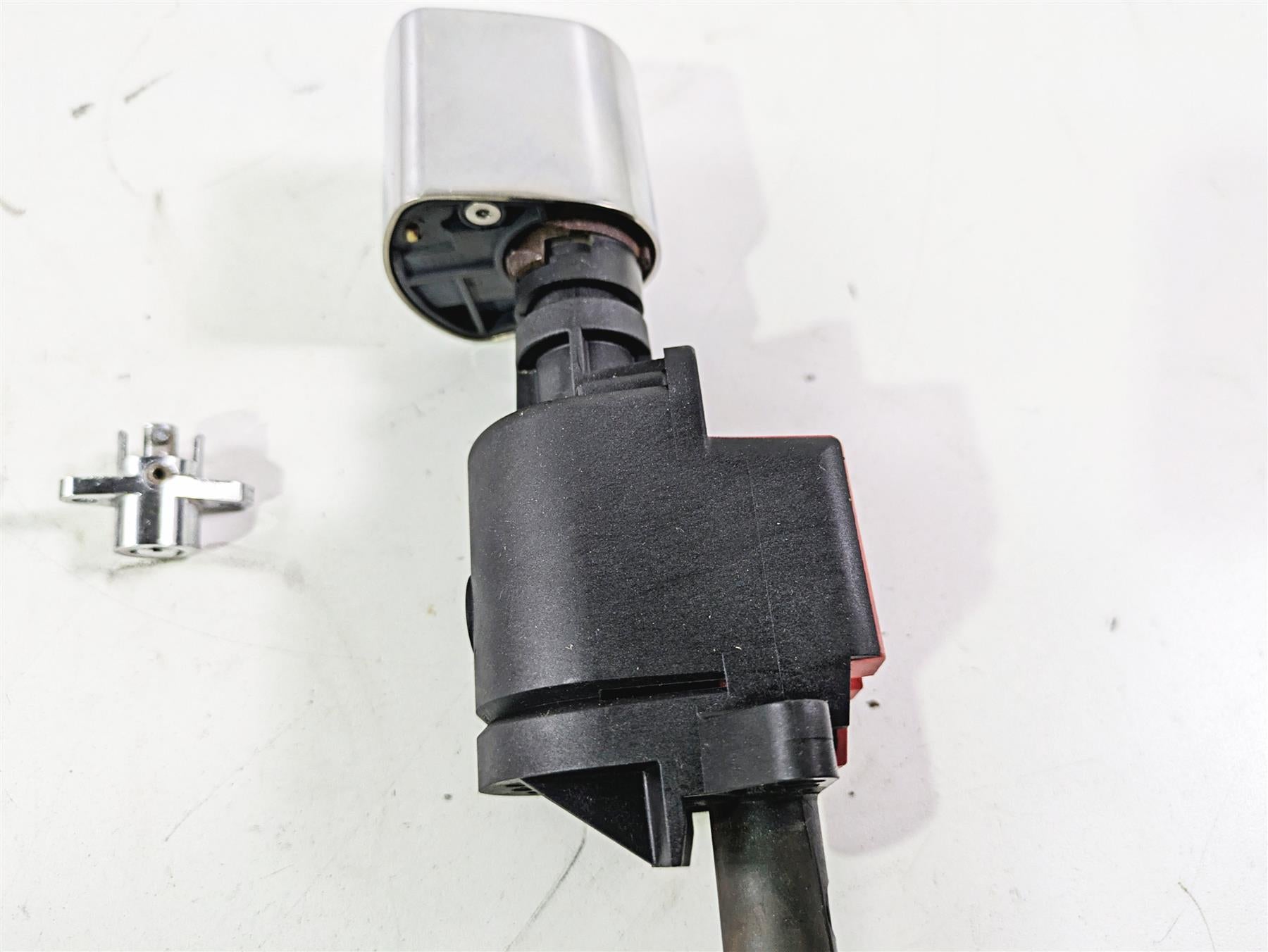 2011 Harley Touring FLHTCUSE CVO E-Glide Ignition Switch Power Lock 76611-10 {{ shop.shopifyCountryName }} - Mototech271