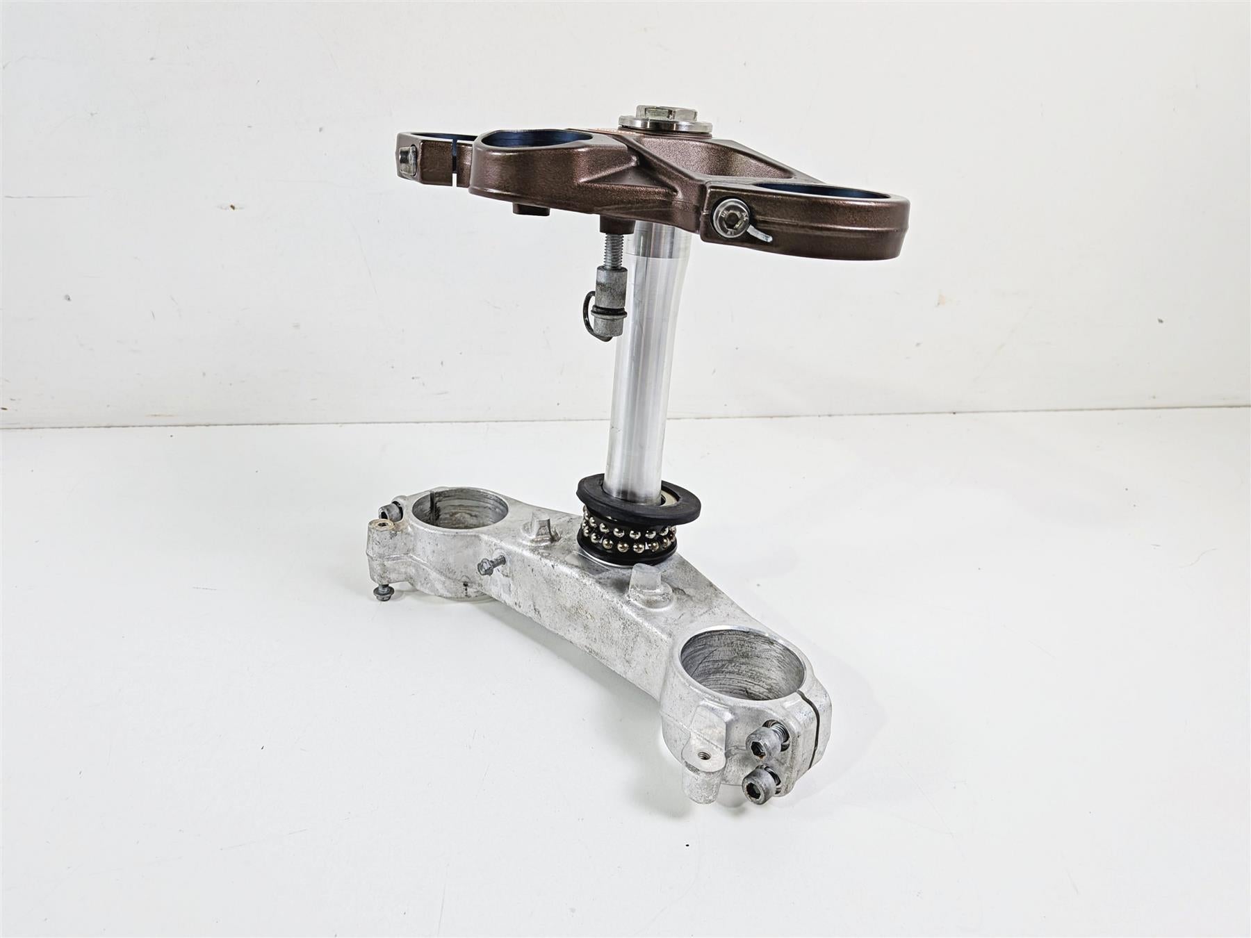 2008 Aprilia RSVR 1000 Factory Upper Lower Triple Tree Set AP8163562 AP8163061 {{ shop.shopifyCountryName }} - Mototech271
