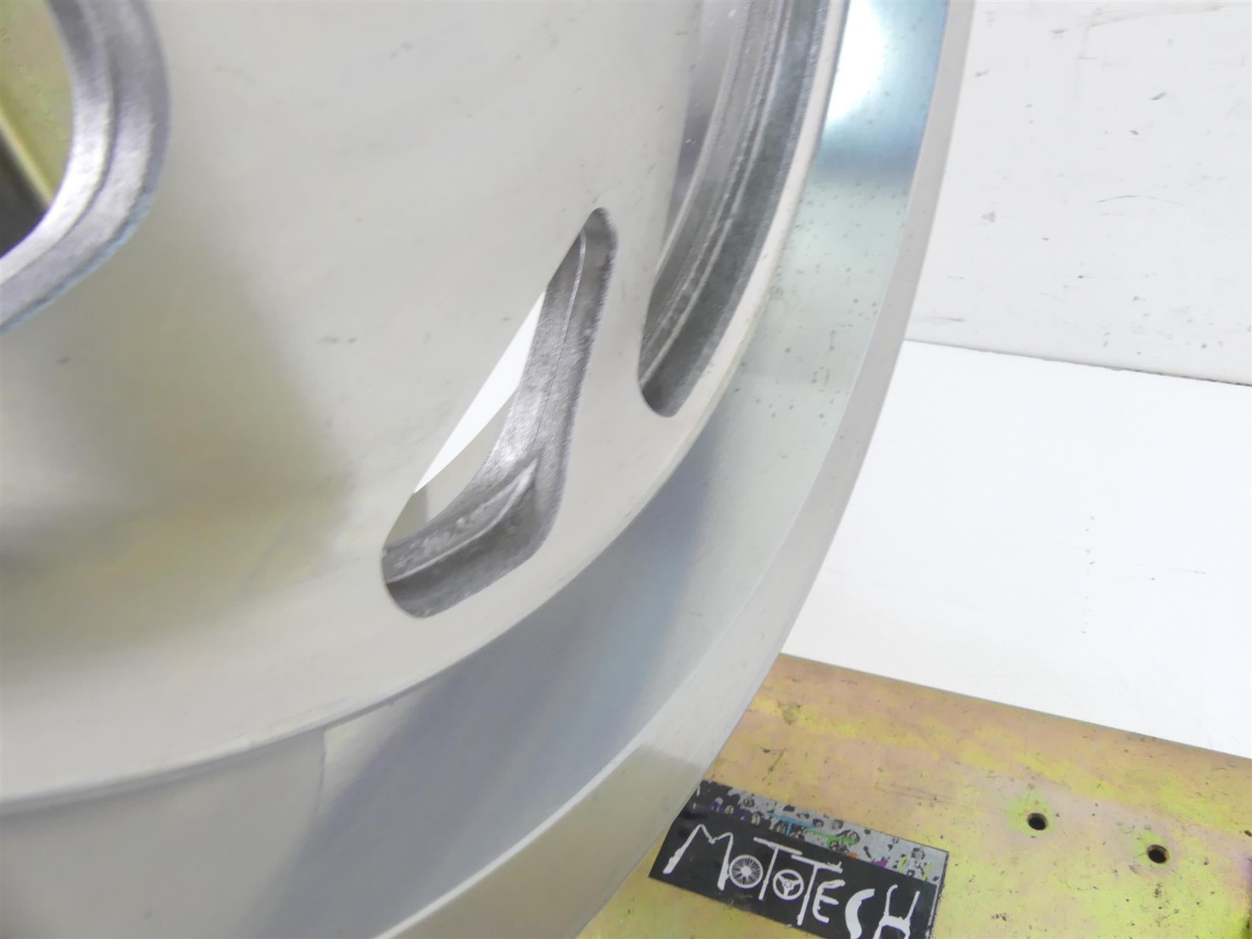 2002 Honda VTX1800 C Straight Front Wheel Rim 18x3.5 44650-MCH-010 {{ shop.shopifyCountryName }} - Mototech271