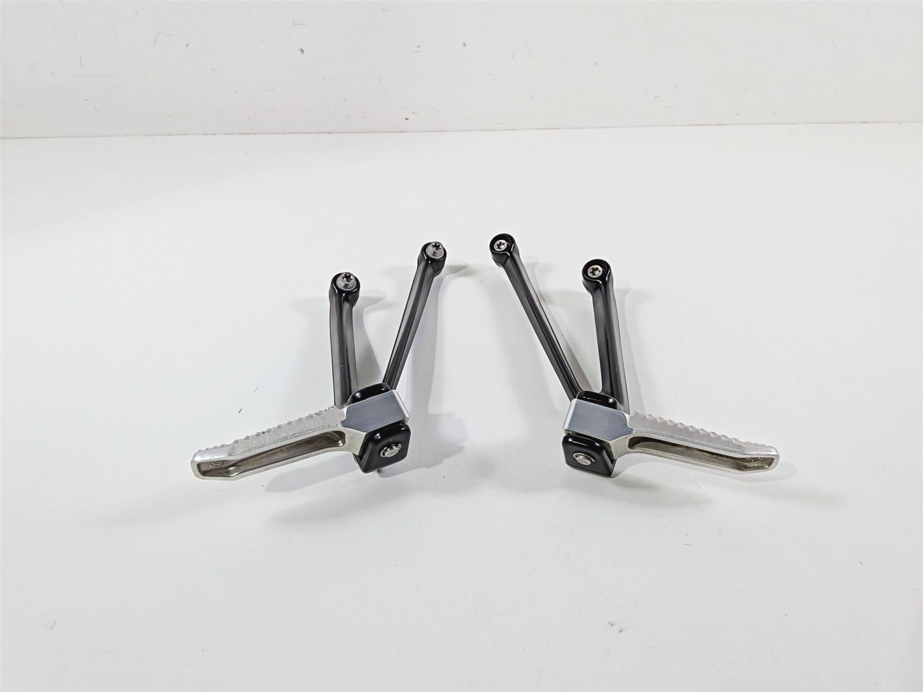 2014 BMW S1000RR K46 Rear Passenger Foot Peg Rest Set 46718521680 46718521681 {{ shop.shopifyCountryName }} - Mototech271