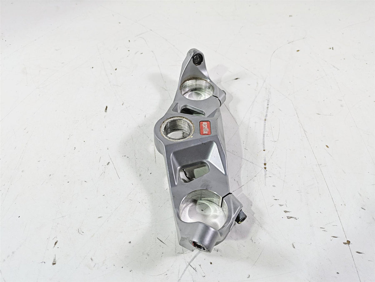 2021 Aprilia RS660 Upper Triple Tree Steering Clamp 2B005253 {{ shop.shopifyCountryName }} - Mototech271