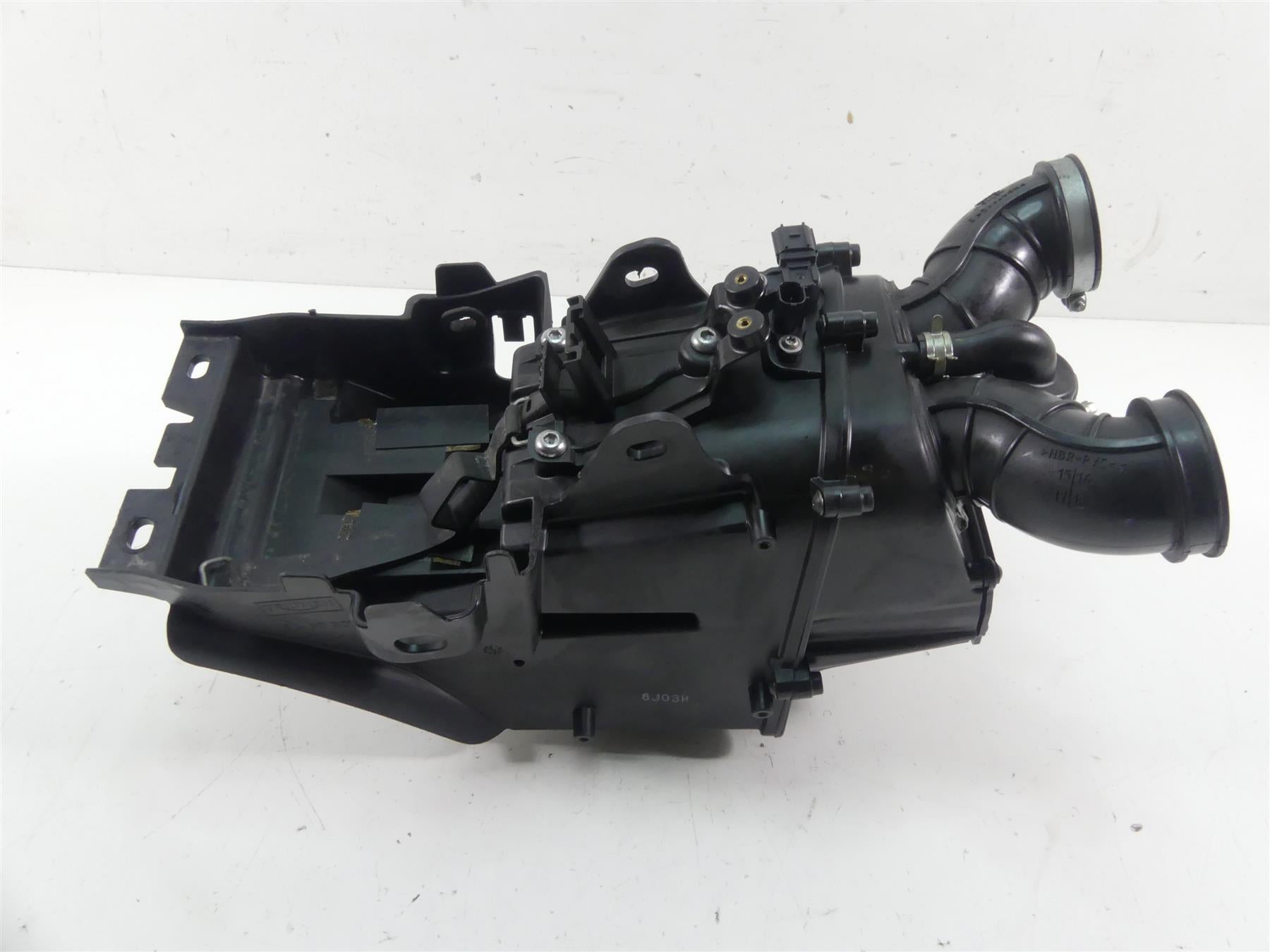 2017 Triumph Thruxton 1200R Air Box Cleaner Breather Filter T2201106