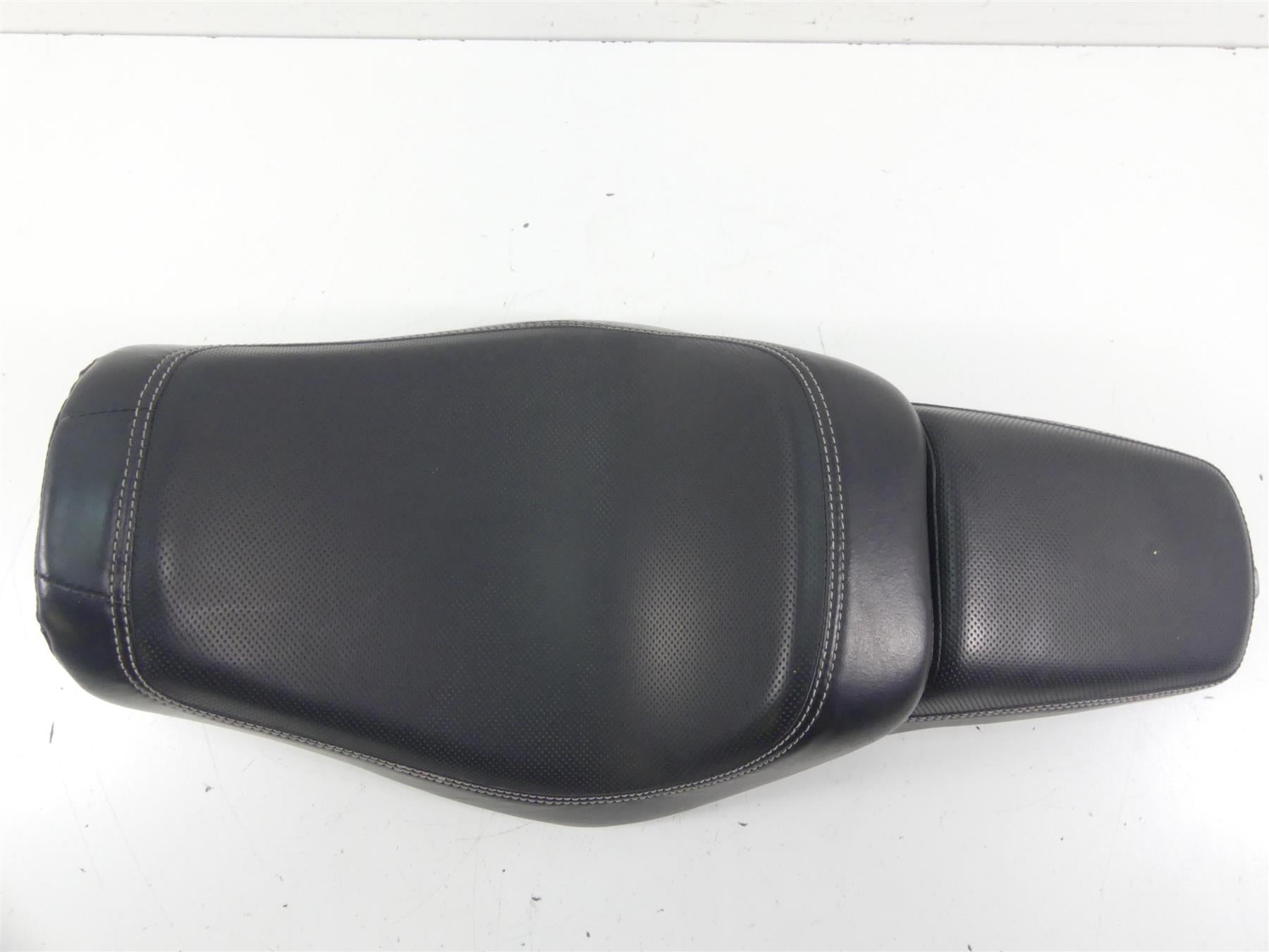 2015 Harley FXDF Dyna Fat Bob Rider Driver Passenger Dual Seat Saddle 52000117 {{ shop.shopifyCountryName }} - Mototech271