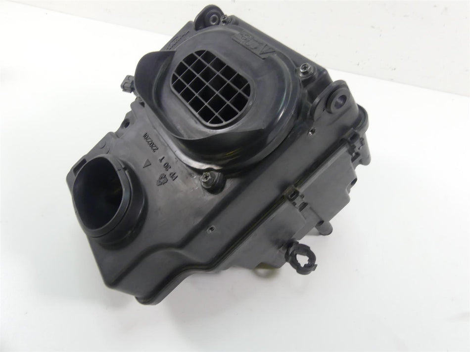 2013 Triumph Rocket 3 Touring Center Air Box Cleaner Breather Filter T2202200 {{ shop.shopifyCountryName }} - Mototech271