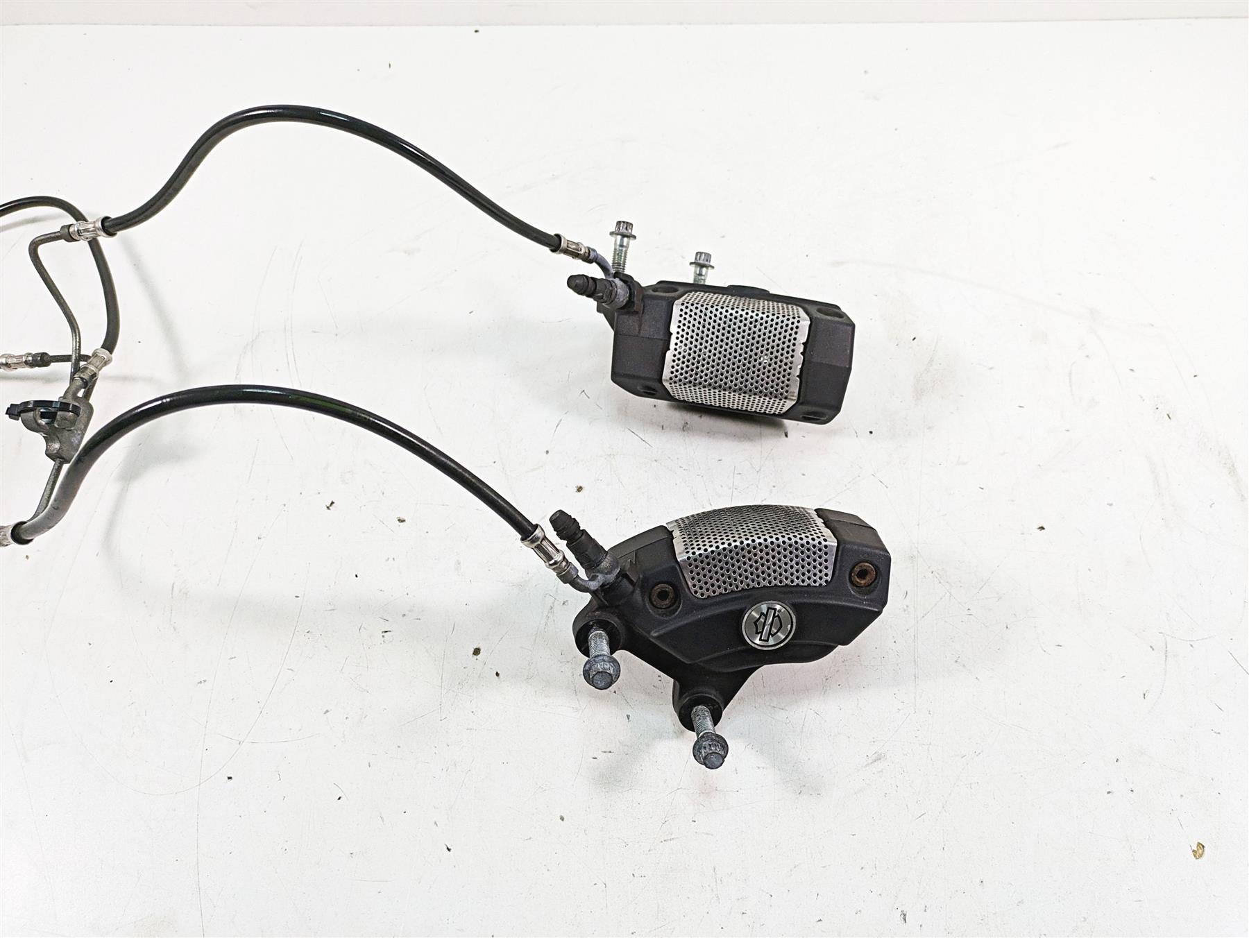 2009 Harley Touring FLHTCU Electra Glide Front Brake Caliper Set 43027-08 {{ shop.shopifyCountryName }} - Mototech271
